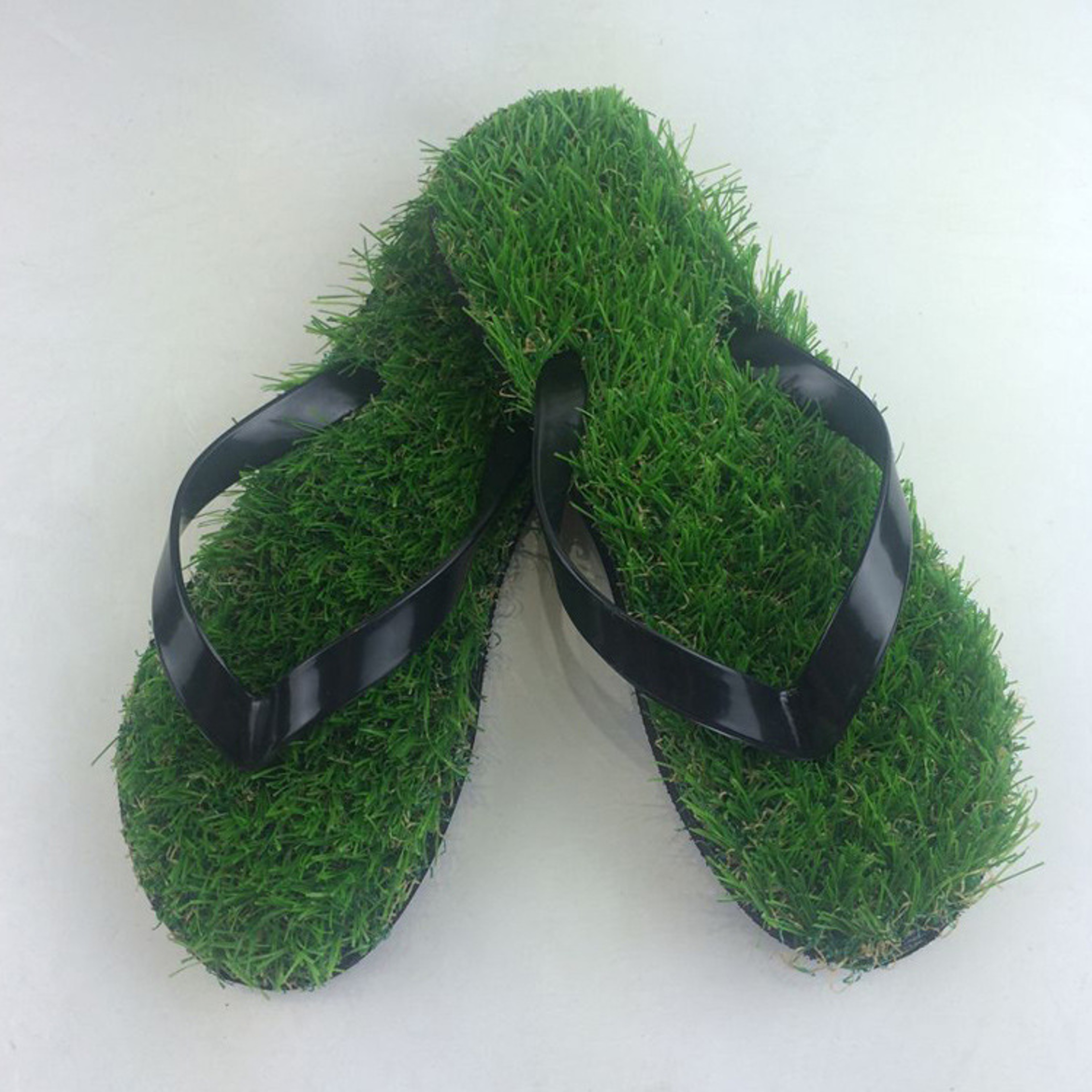 Imitation Grass Flip Flops for Men & Women, Comfortable Summer Beach Sandals – view 2