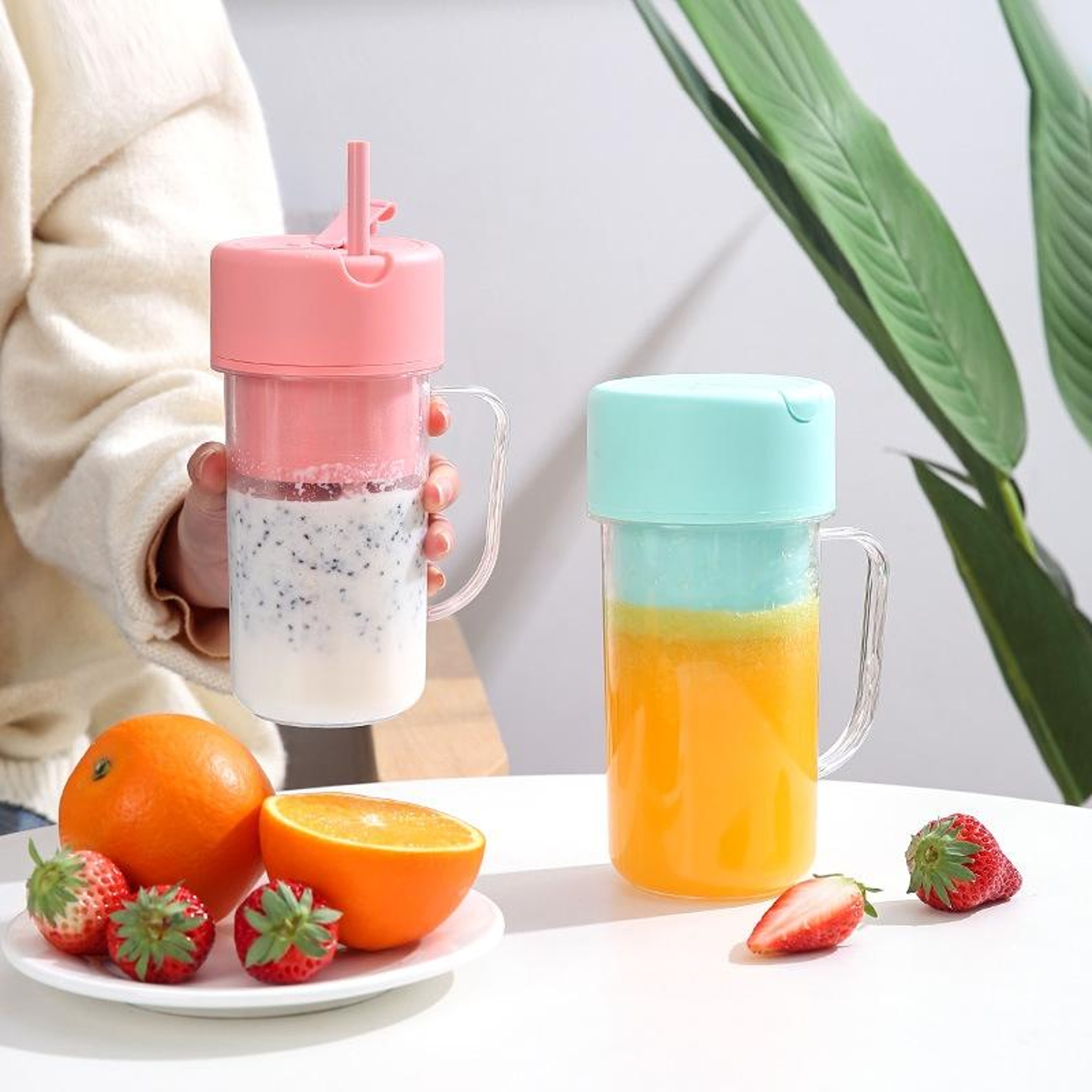 Portable Blender USB Juicer Cup With 6 Blades And Straw Lid 0