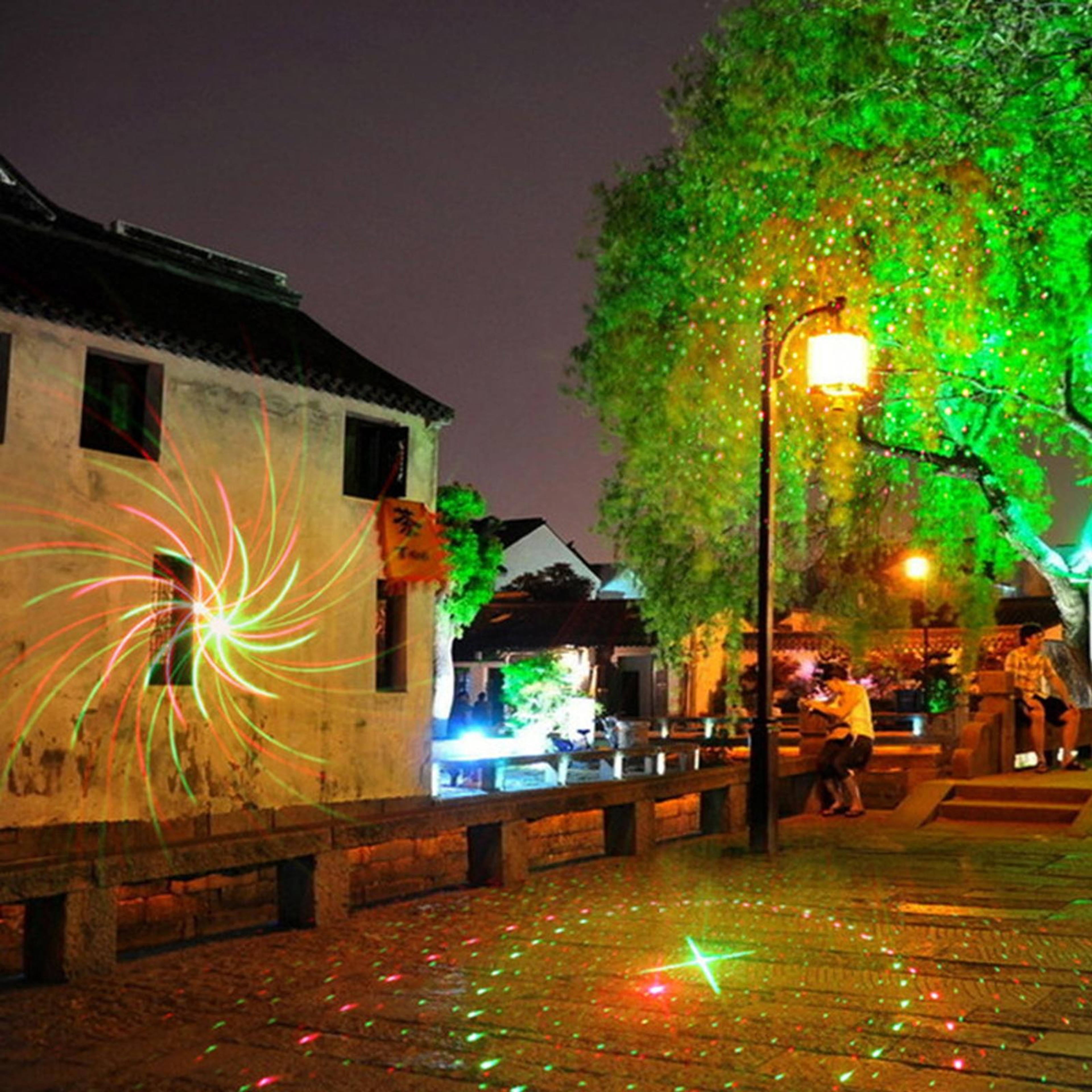 Premium Outdoor Laser Projection Light Waterproof Garden Laser Projector With Remote Control 9