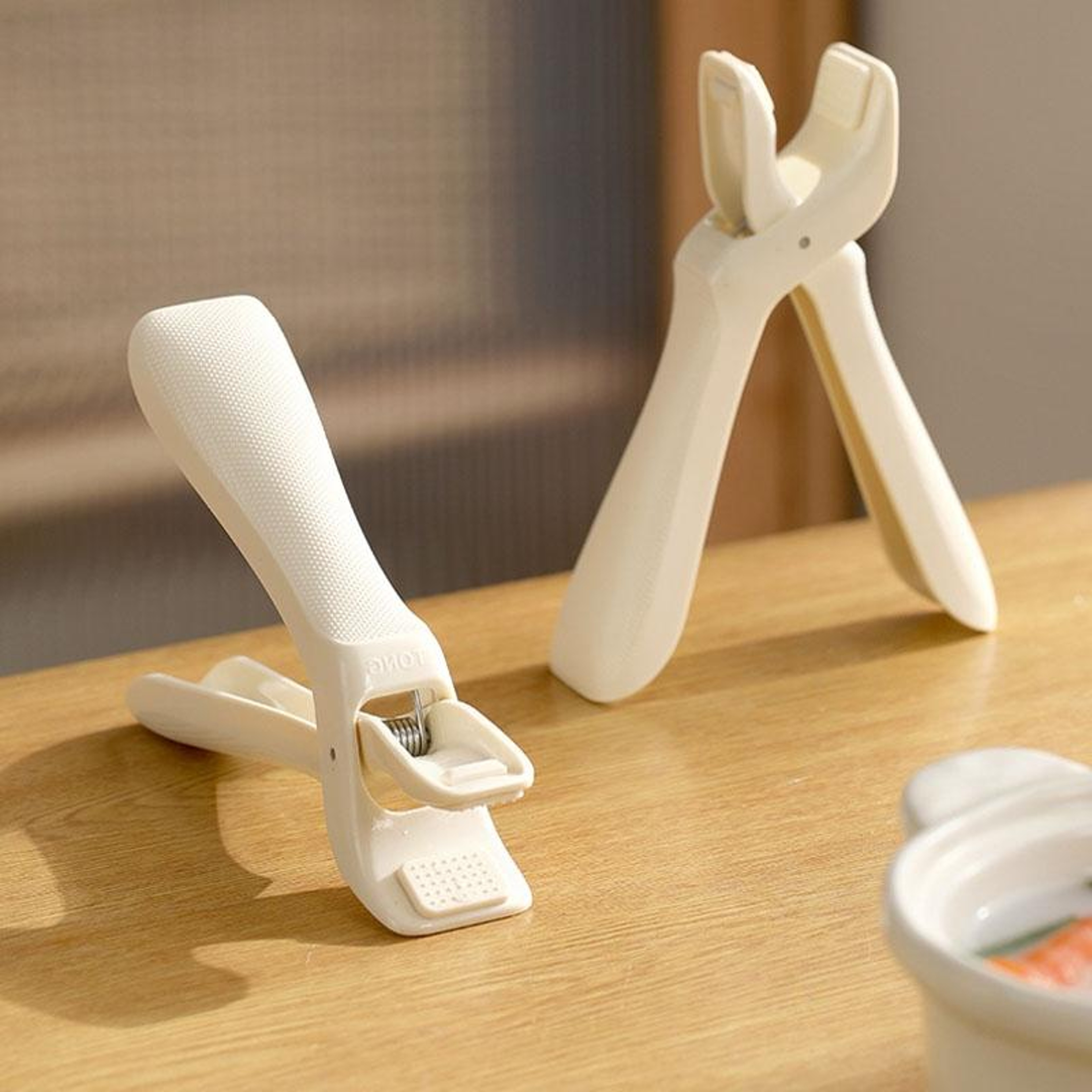 Anti Scald Dish Clip Non Slip Plate Holder & Hot Dish Gripper for Safe Kitchen Handling – view 2
