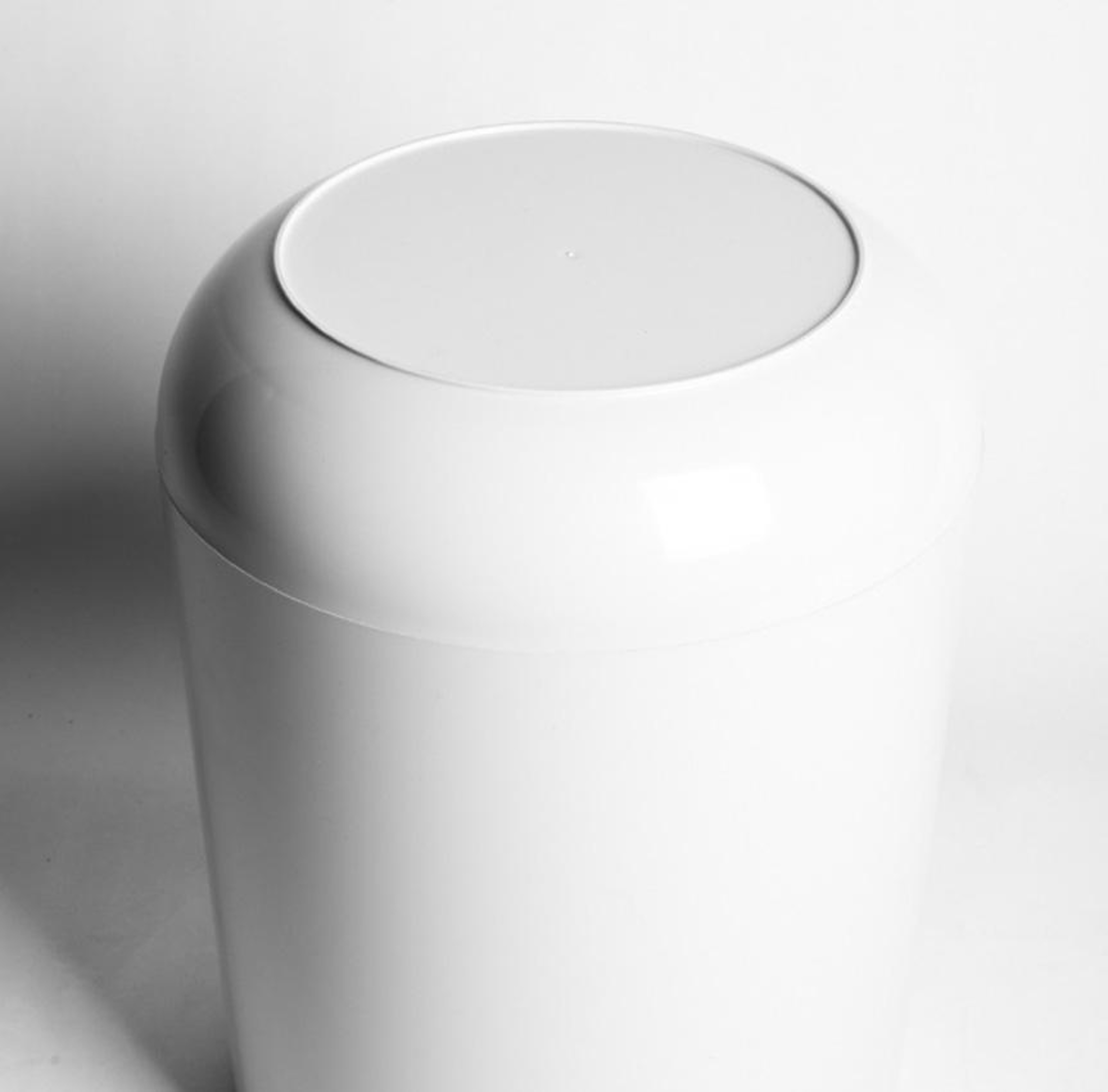 Spring Lid Kitchen Trash Can Space Saving Plastic Garbage Bin For Home  Office 5