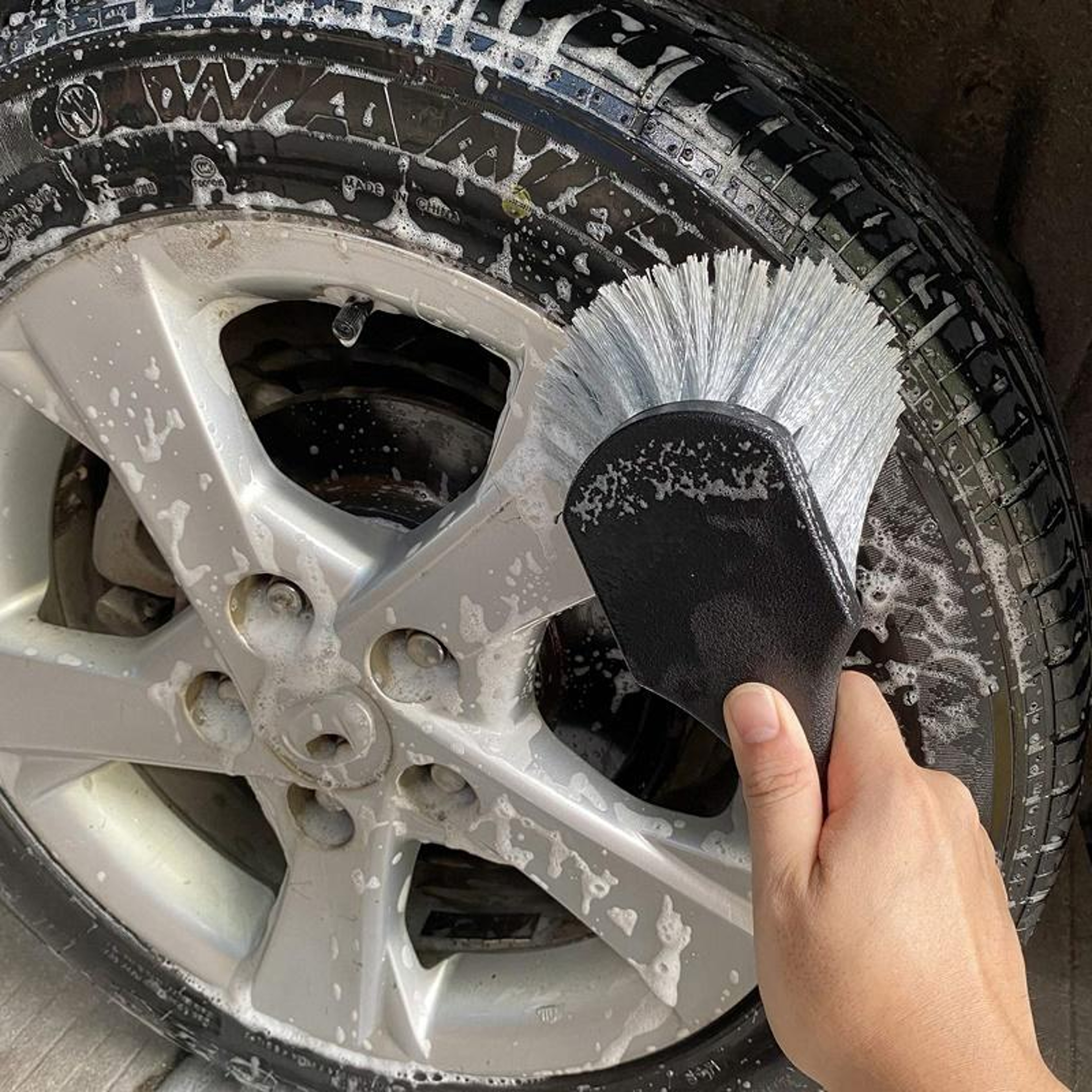 Multi Functional Wheel Cleaning Brush Soft Car Tire Brush For Wheels Carpets And Interior Detailing 3
