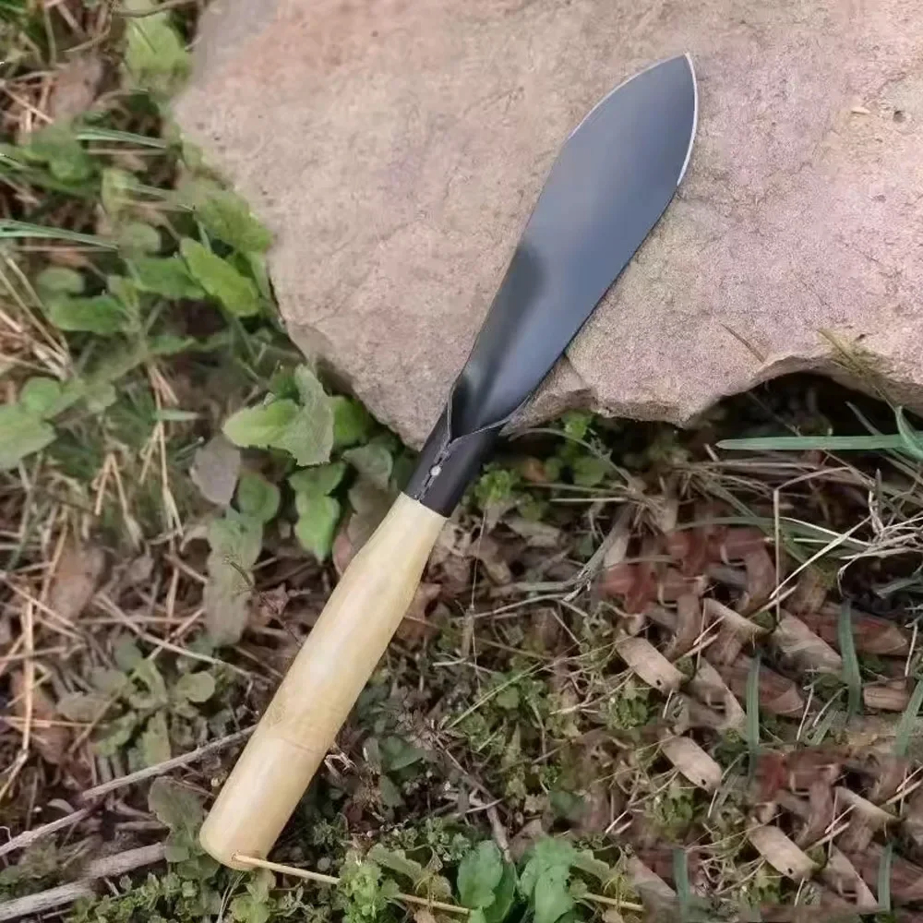 Multi Purpose Garden Shovel And Hand Hoe For Weeding Planting And Soil Loosening 2
