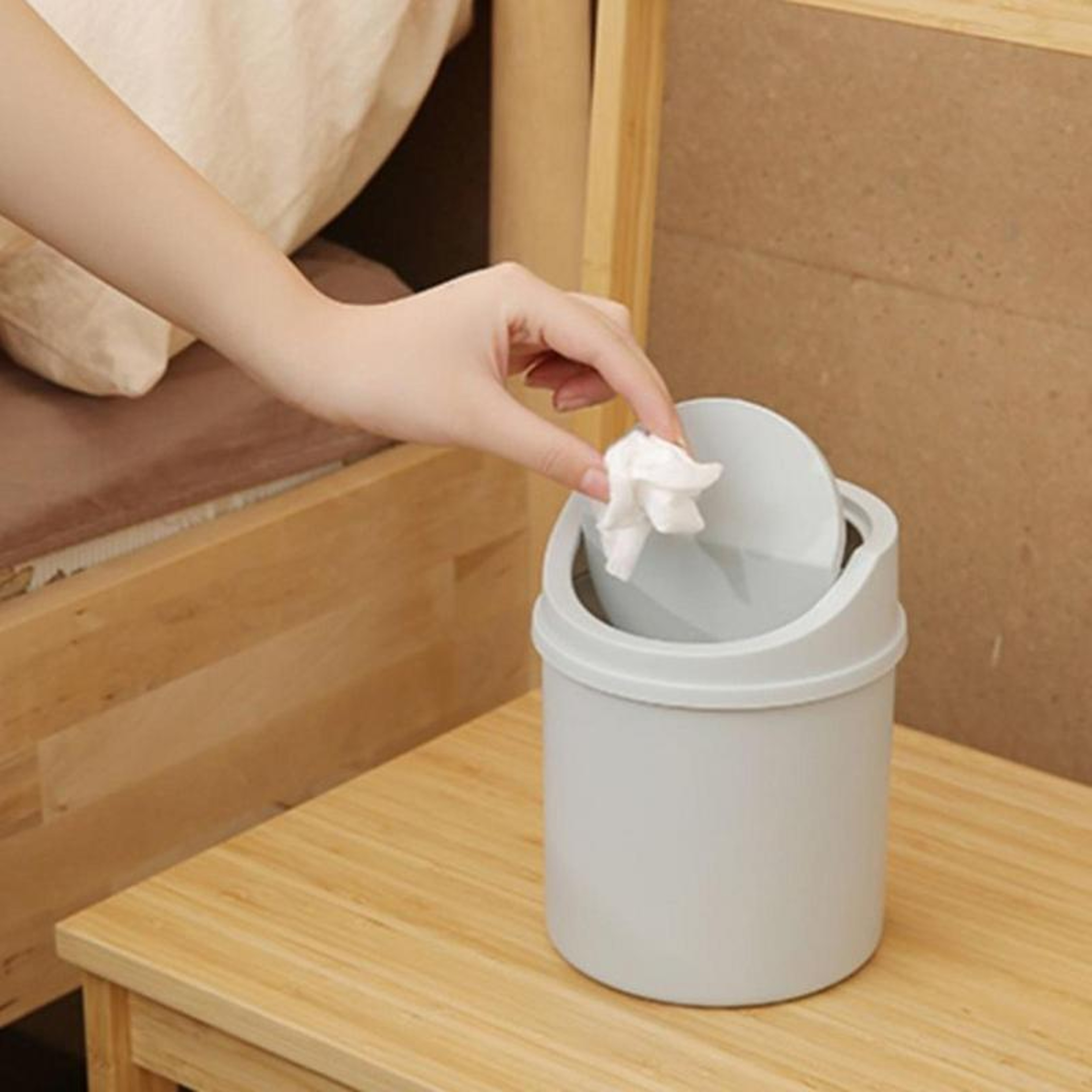 Minimalist Desktop Trash Can with Lid for Office, Vanity & Bedroom Organization – view 6