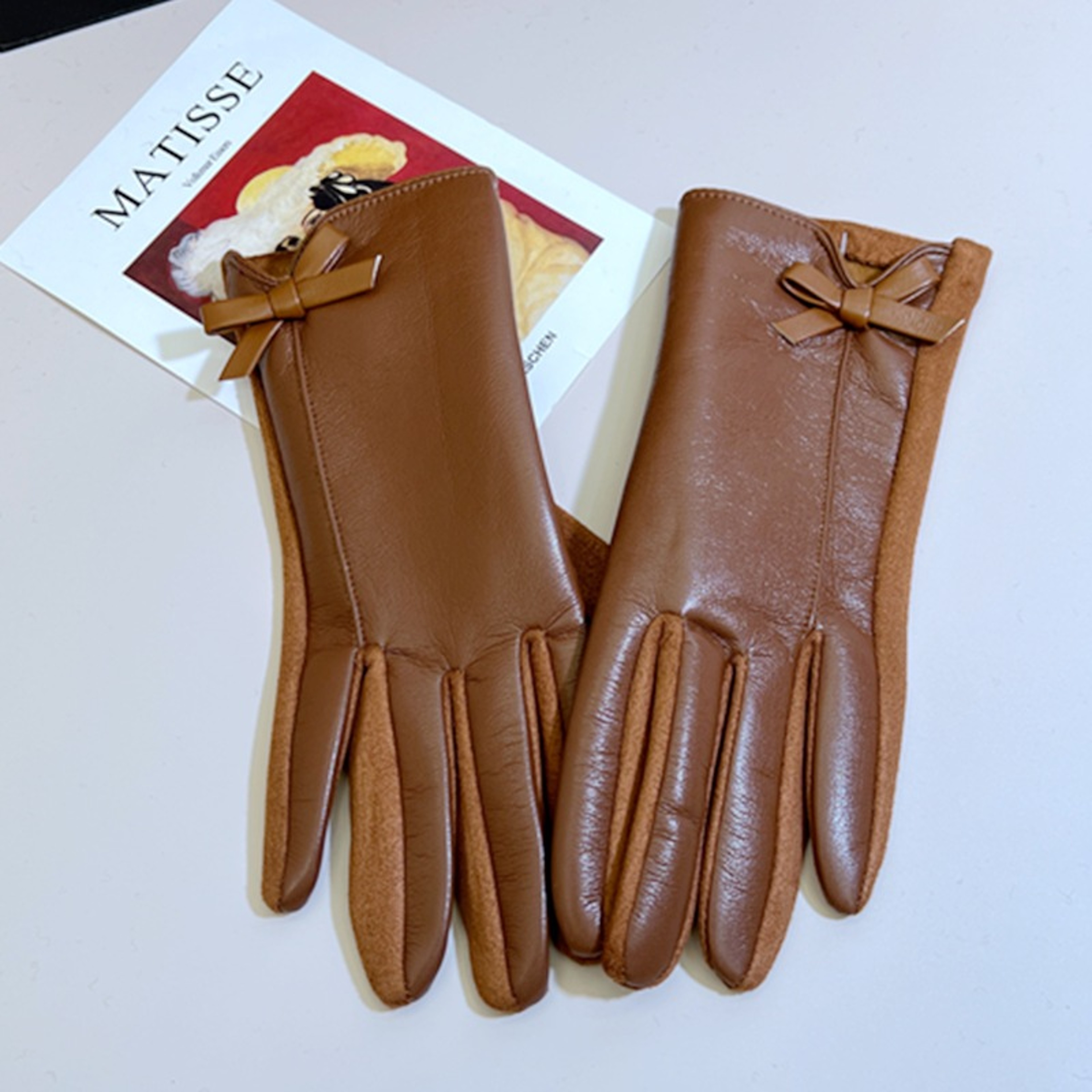 Elegant Women Winter Leather Gloves with Touchscreen Warm Lining & Bow Accent – view 10