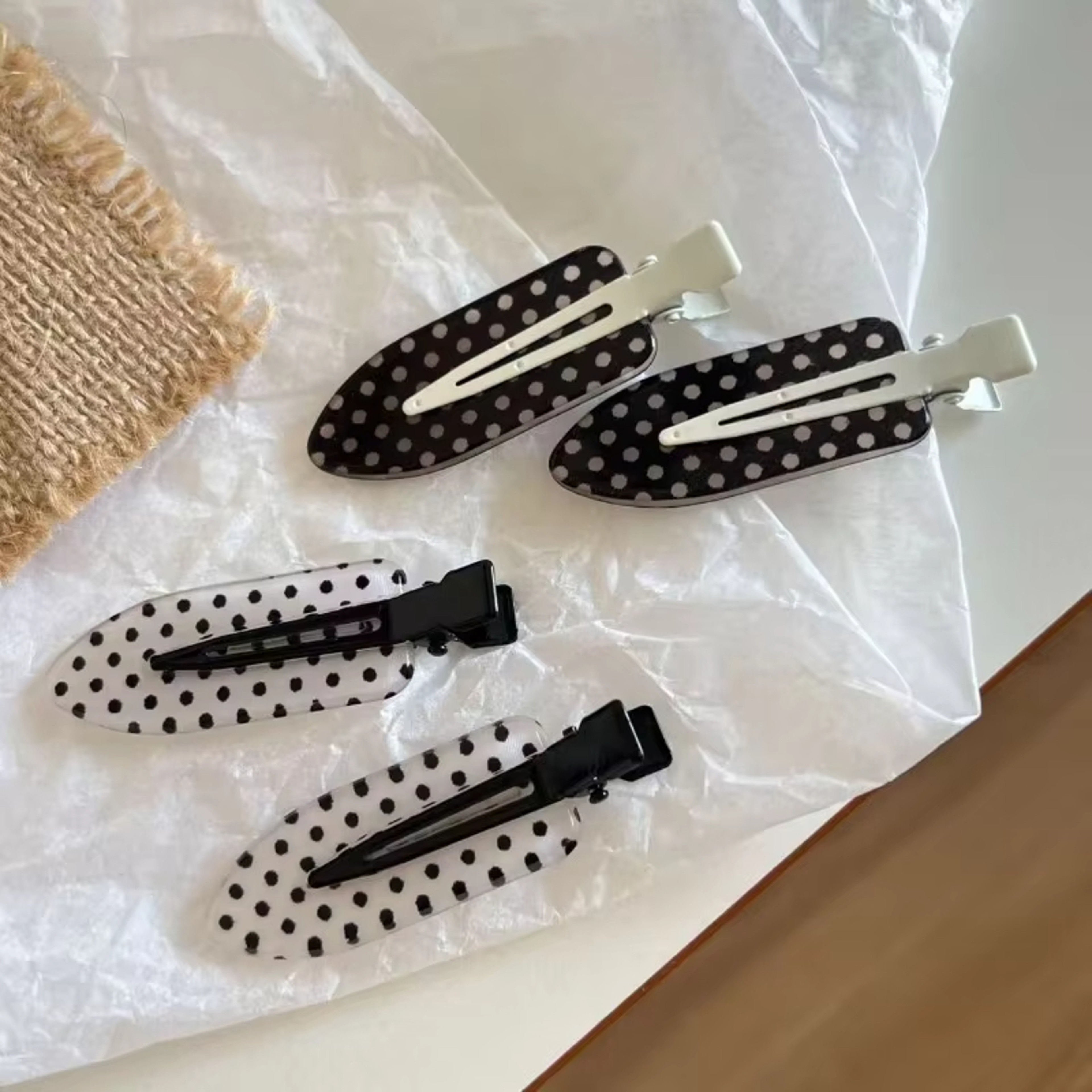 Minimalist Black & White Polka Dot Acrylic Hair Clips – Stylish Daily & Party Hair Accessories – view 1