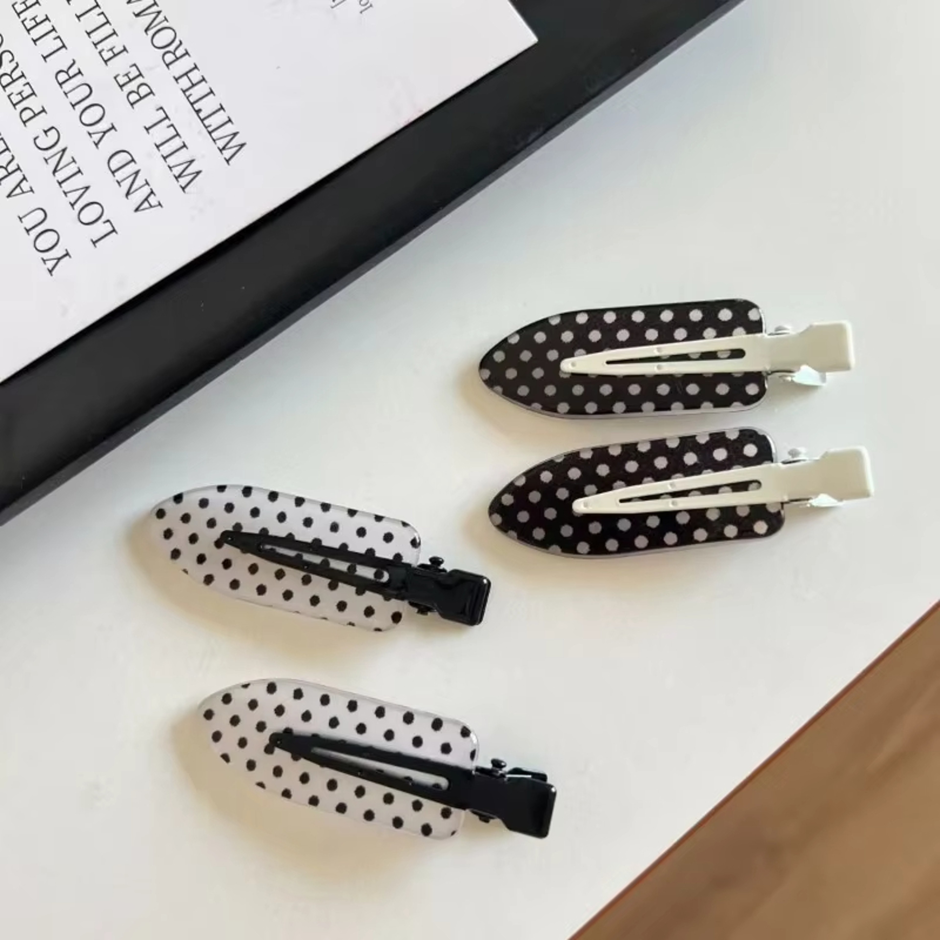 Minimalist Black & White Polka Dot Acrylic Hair Clips – Stylish Daily & Party Hair Accessories – view 7
