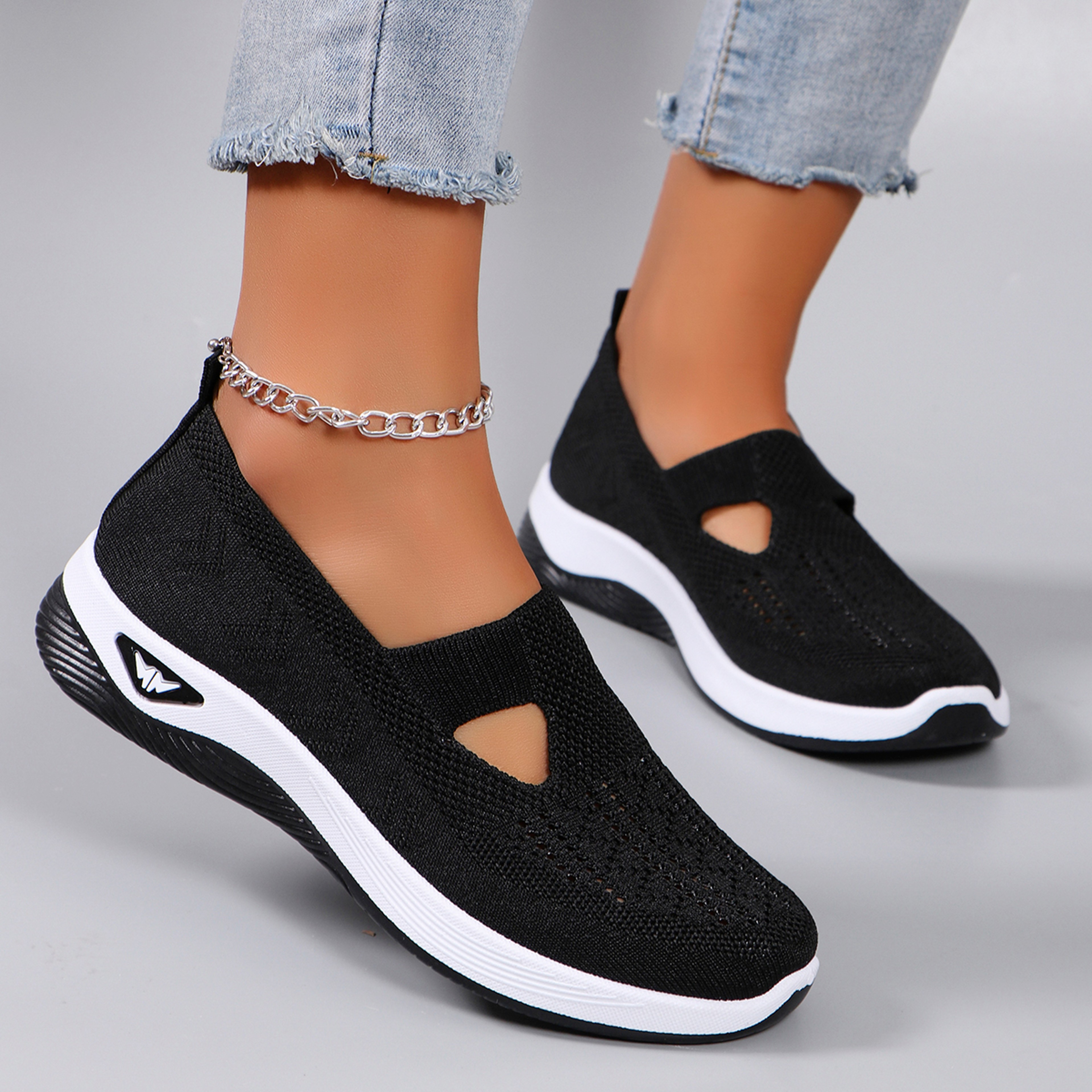 Spring New Womens Sports Shoes Fashionable Breathable Lightweight Nonslip Wearresistant Casual Spor 0