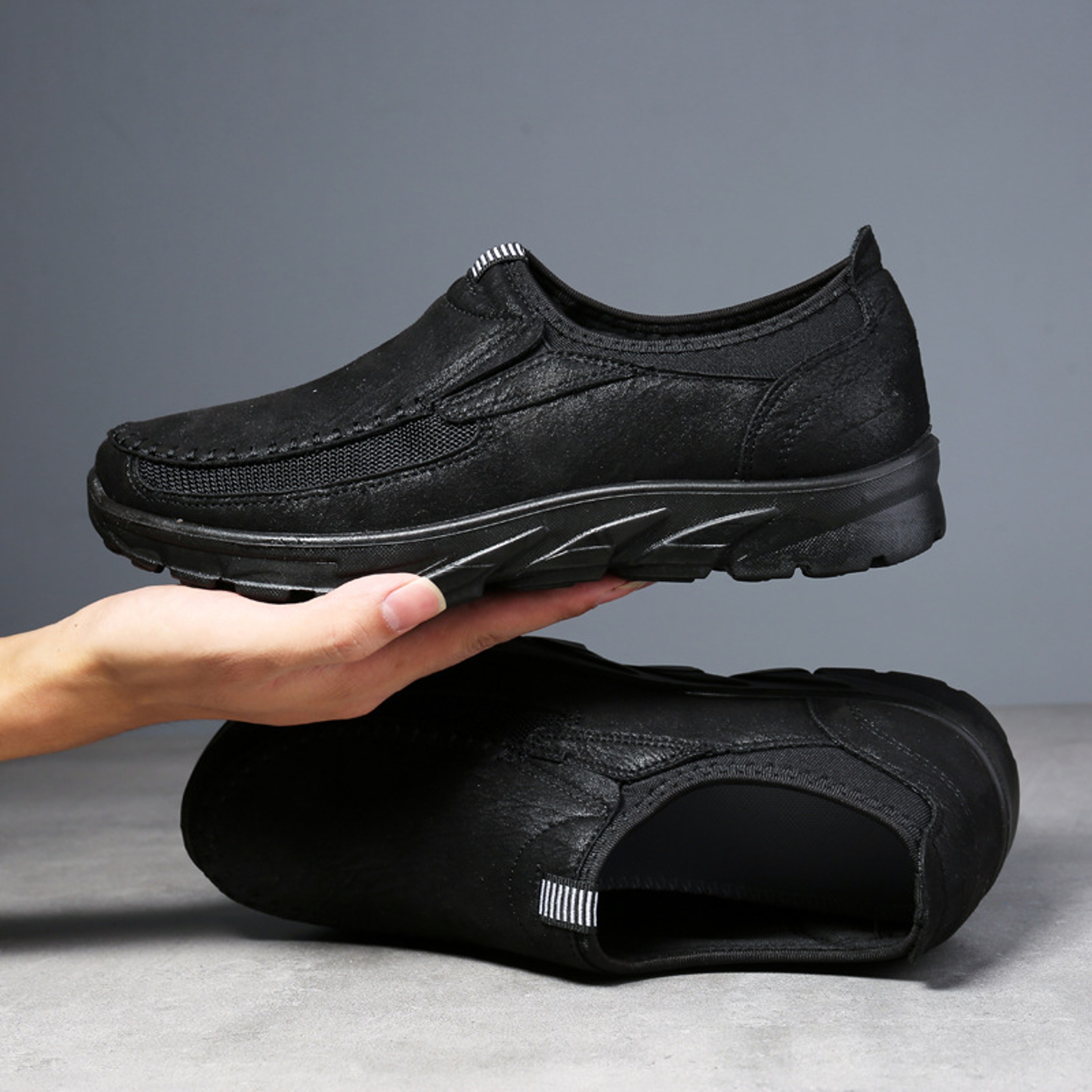 Breathable Men Casual Shoes Comfortable Loafers Sneakers Designer Moccasins Soft Sole Retro Walking 2