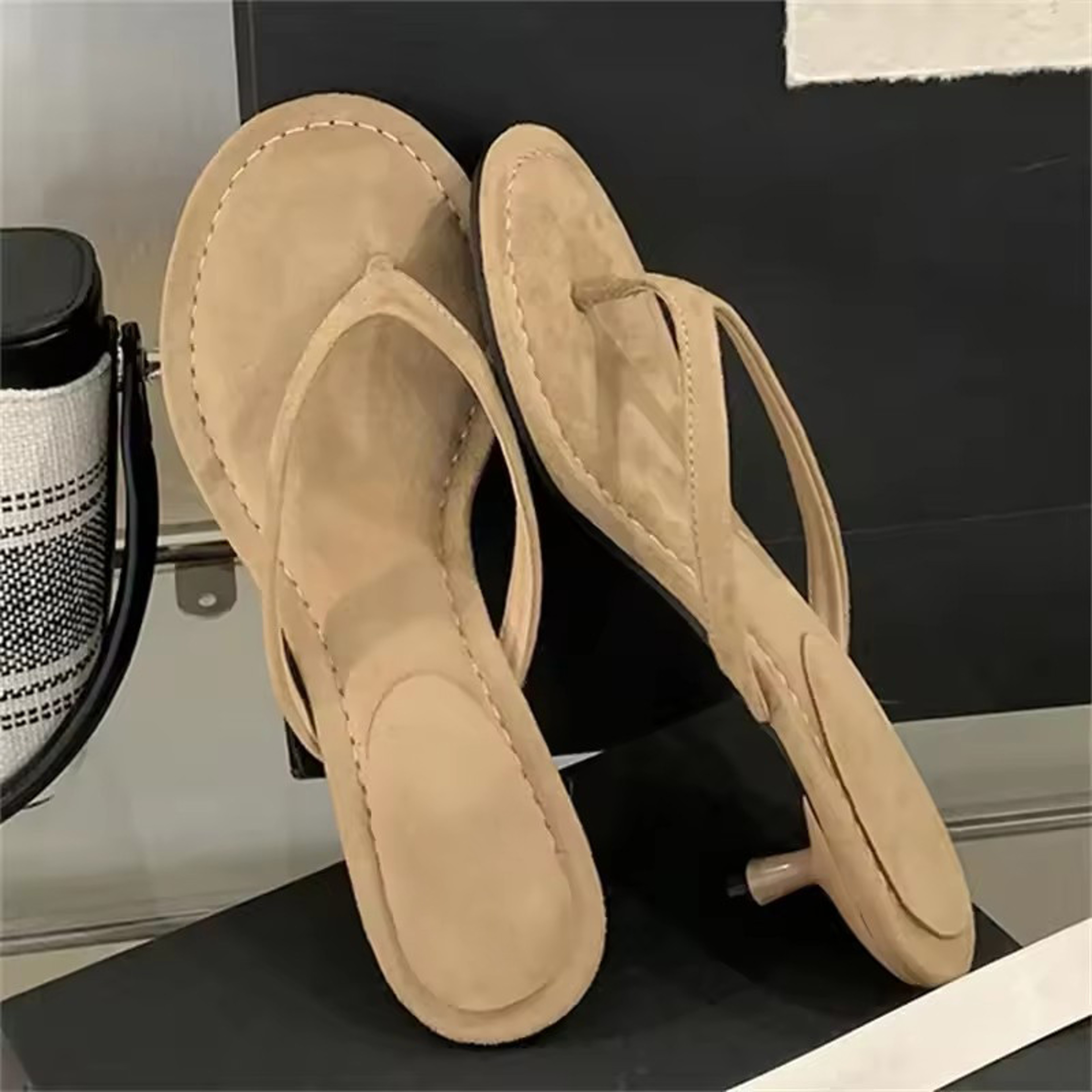 Summer Fashion Thin Low Heels, Women Round Clip Toe, Beach Casual Sandals Flip Flops Shoes for Everyday Wear – view 1