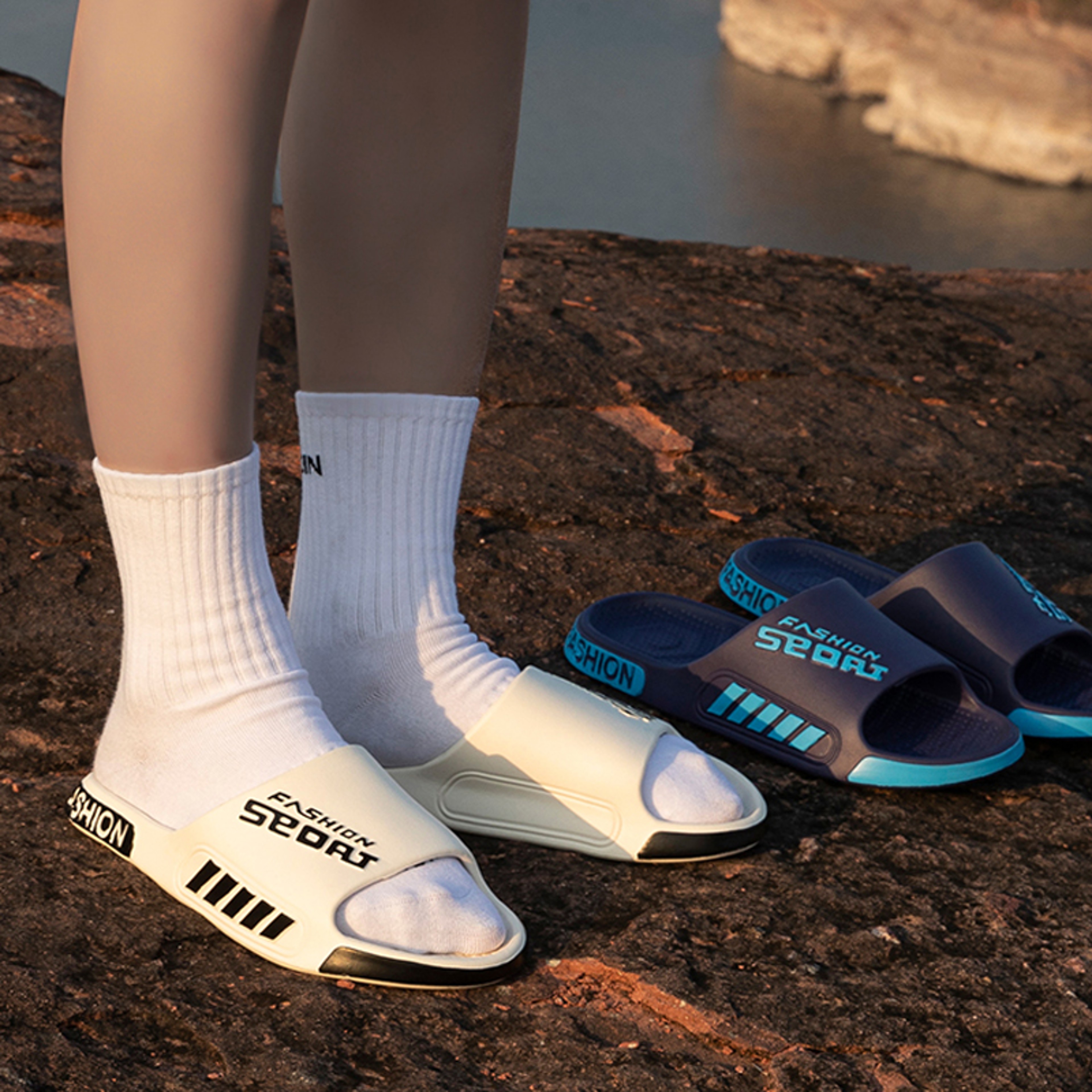 Slippers For Men Women Soft And AntiSlip Outdoor Sandals Thick Bottom Bathroom Flip Flops For Summe 4
