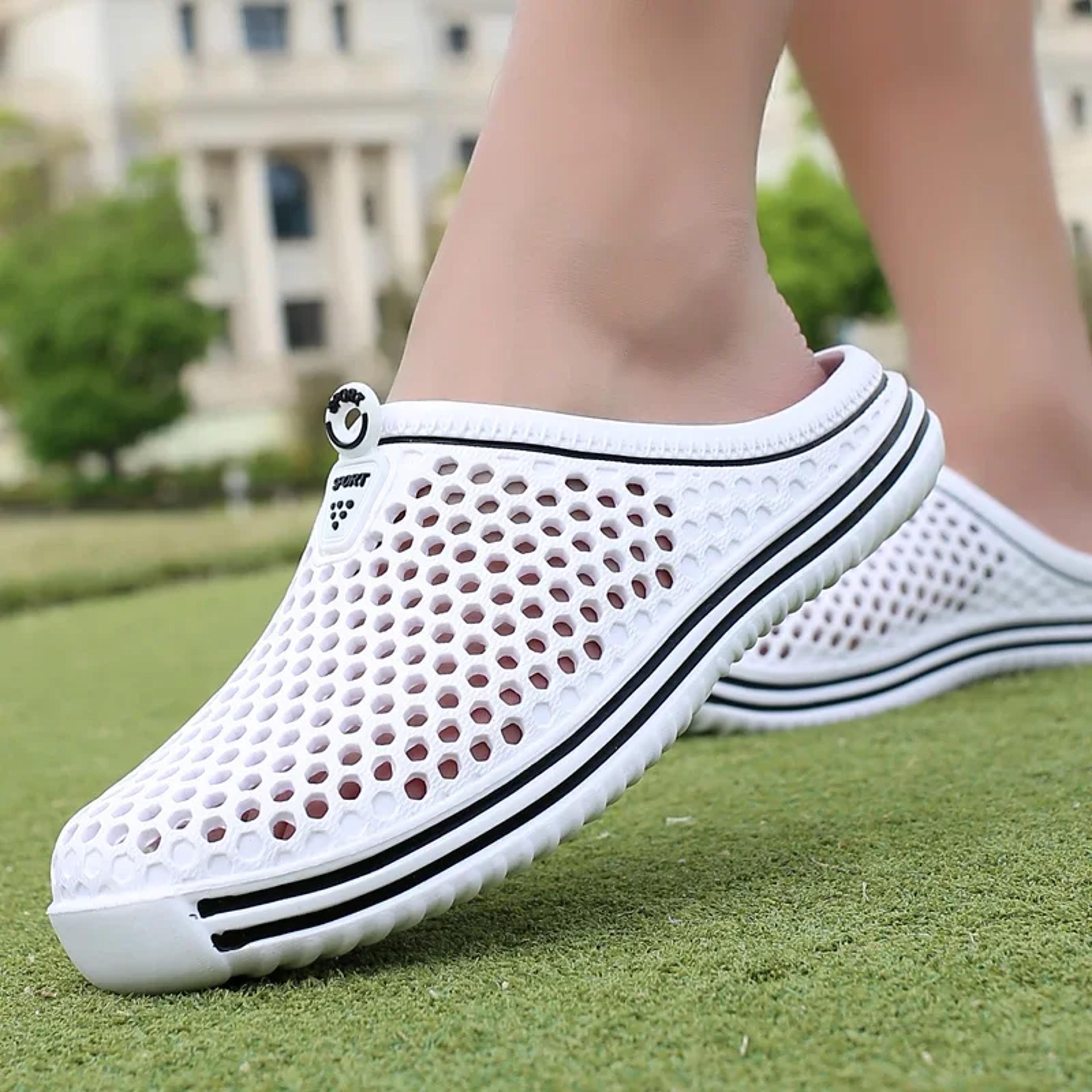 Unisex Hollow Out Beach Slippers Men Shoes Casual Flip Flops Women Sandals NonSlip Summer Beach Sho 0