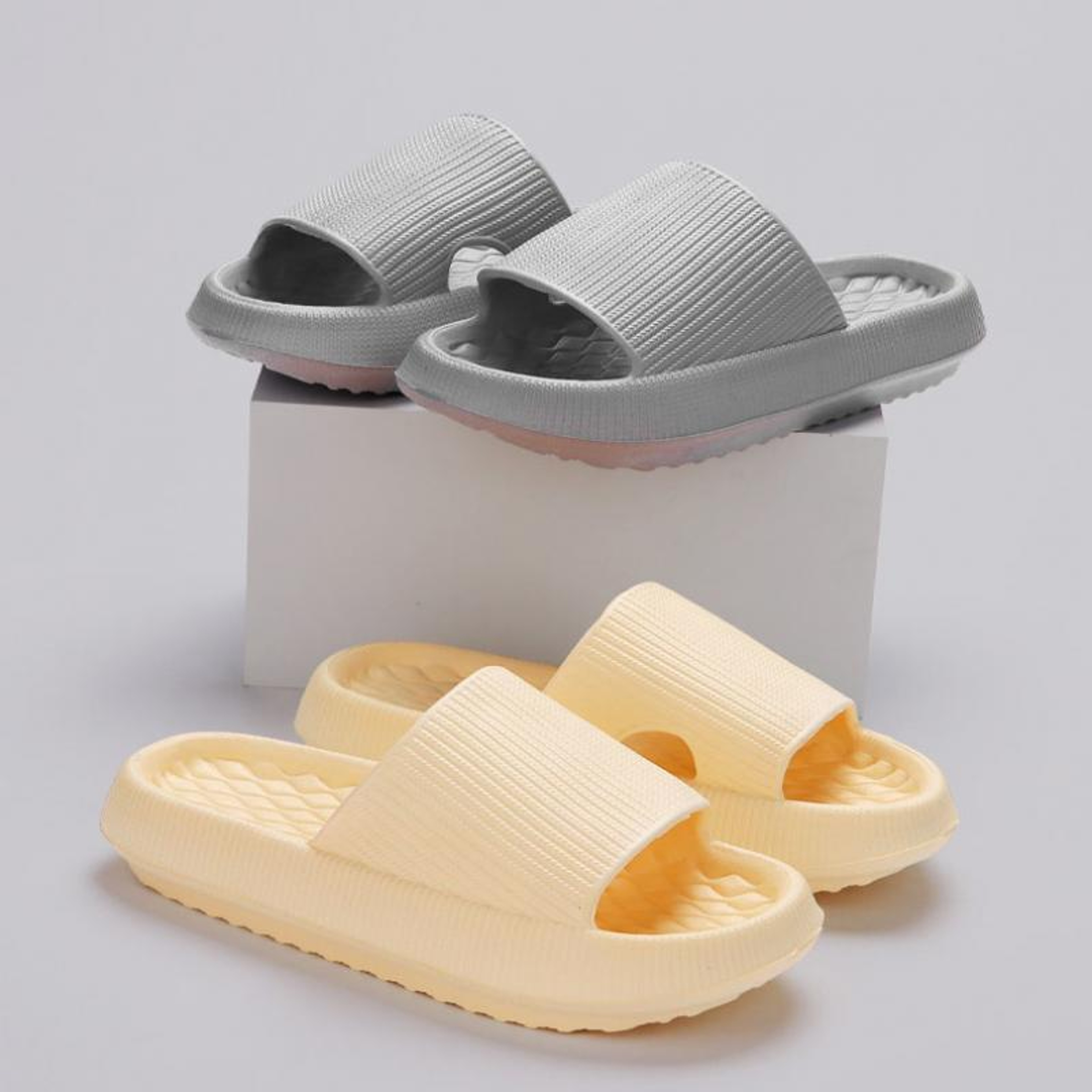 Women's Thick Bottom Cloud Slippers, Soft EVA Indoor Slides, Non-Slip Platform Sandals, Summer Flip Flops for Couples – view 5