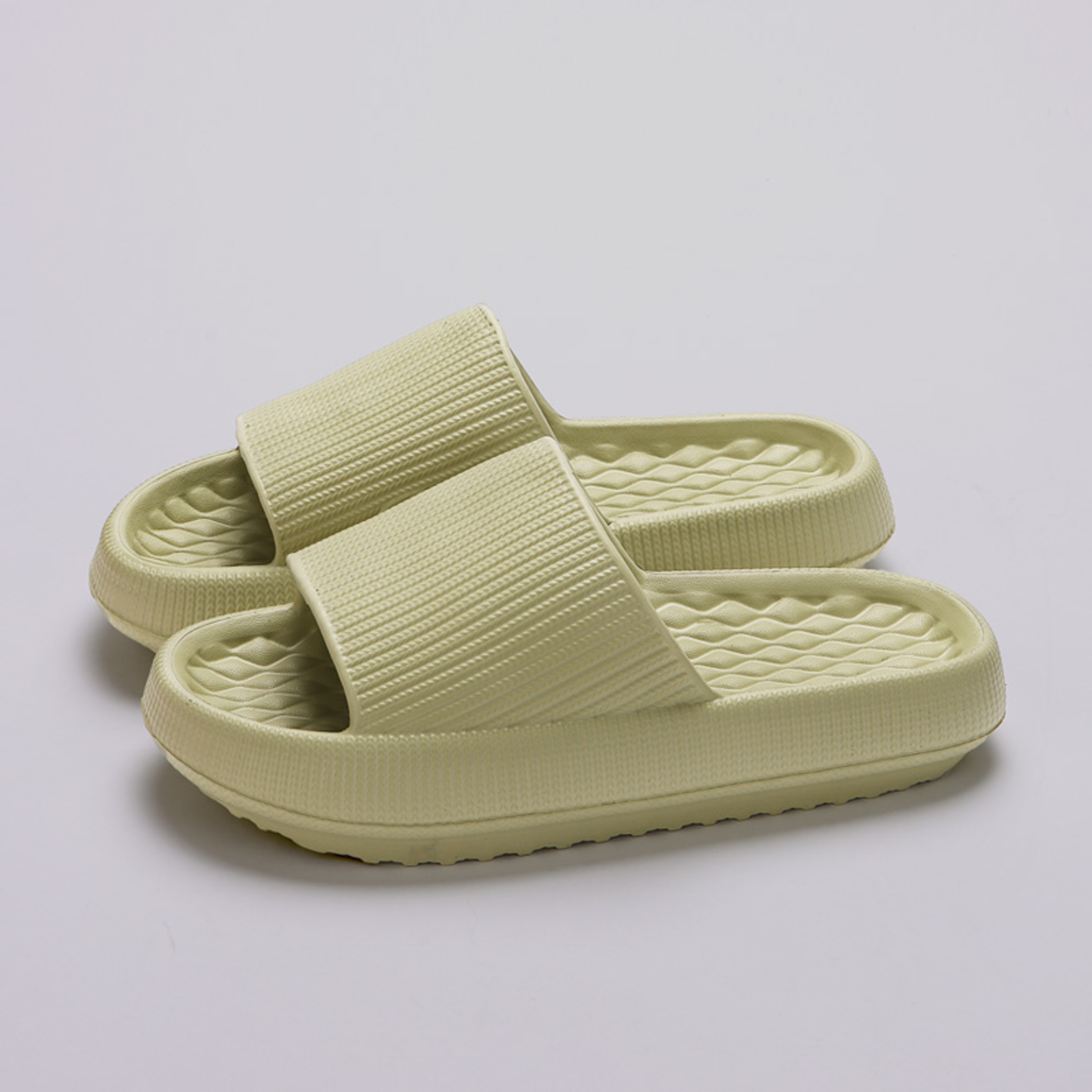 Women's Thick Bottom Cloud Slippers, Soft EVA Indoor Slides, Non-Slip Platform Sandals, Summer Flip Flops for Couples – view 7