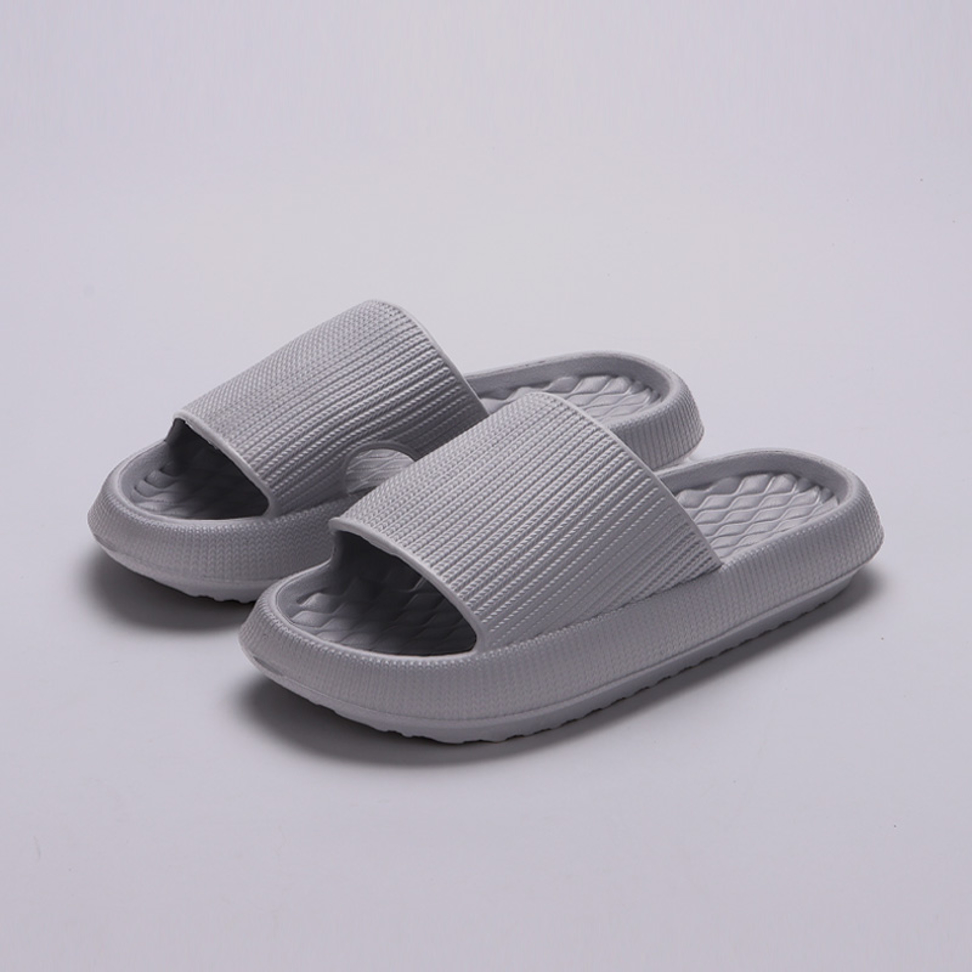 Women's Thick Bottom Cloud Slippers, Soft EVA Indoor Slides, Non-Slip Platform Sandals, Summer Flip Flops for Couples – view 9