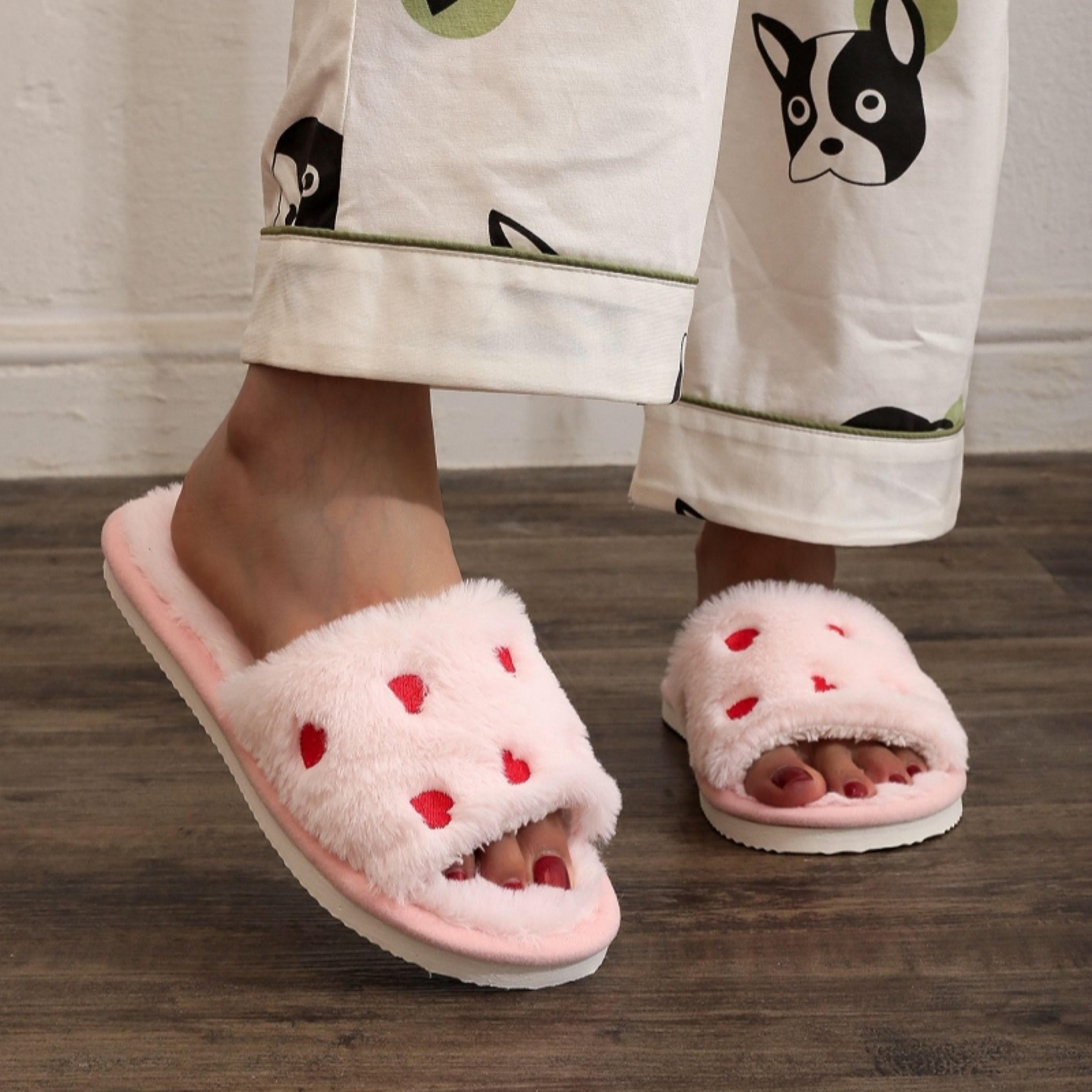Winter Women Heart Slippers For Home Furry Sandals Indoor Soft House Slides For Men And Couples 0