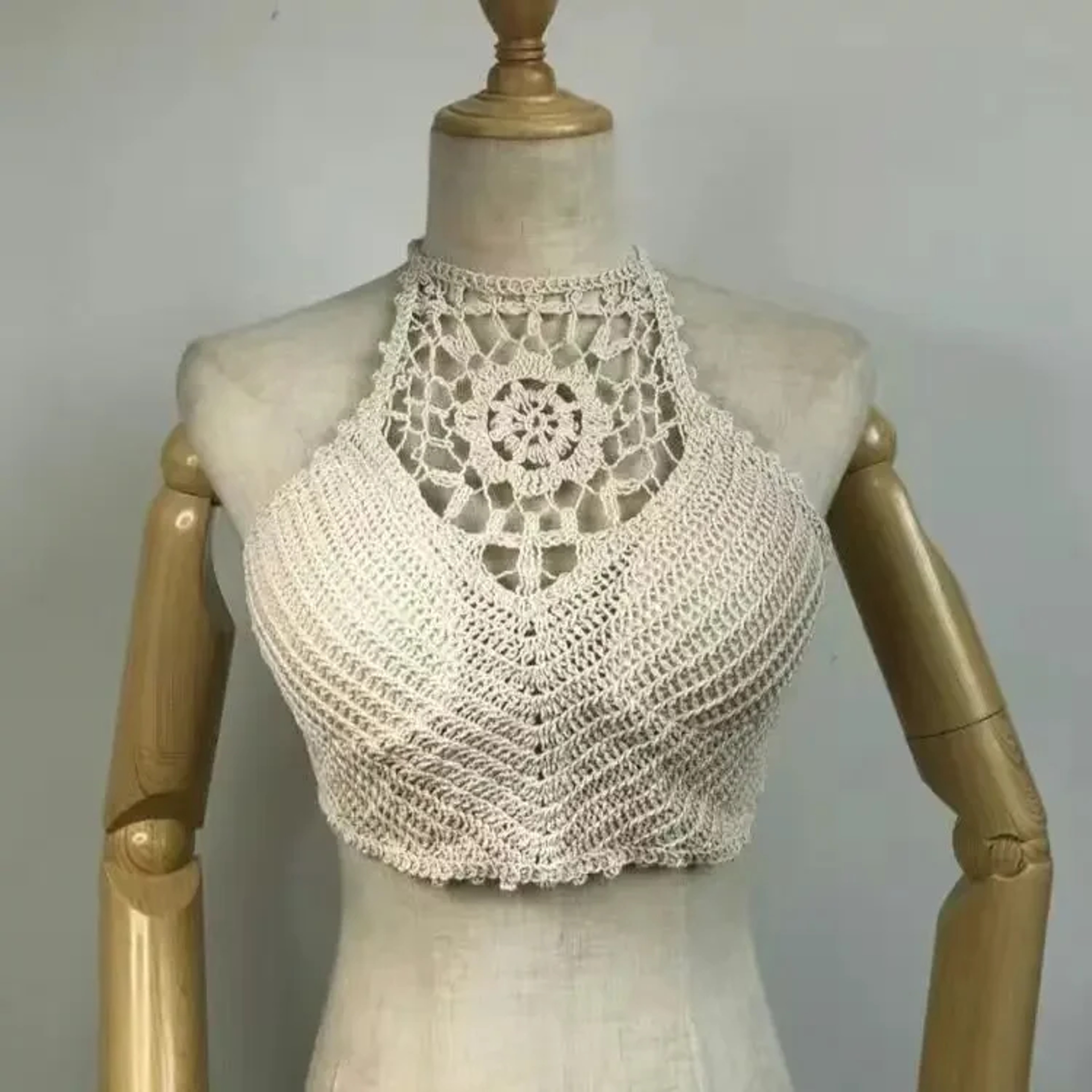 Lace Halter Neck Crop Tops Retro Wild Hollow Perspective Tassel Sexy Spaghetti Strap Tank Top Women 4