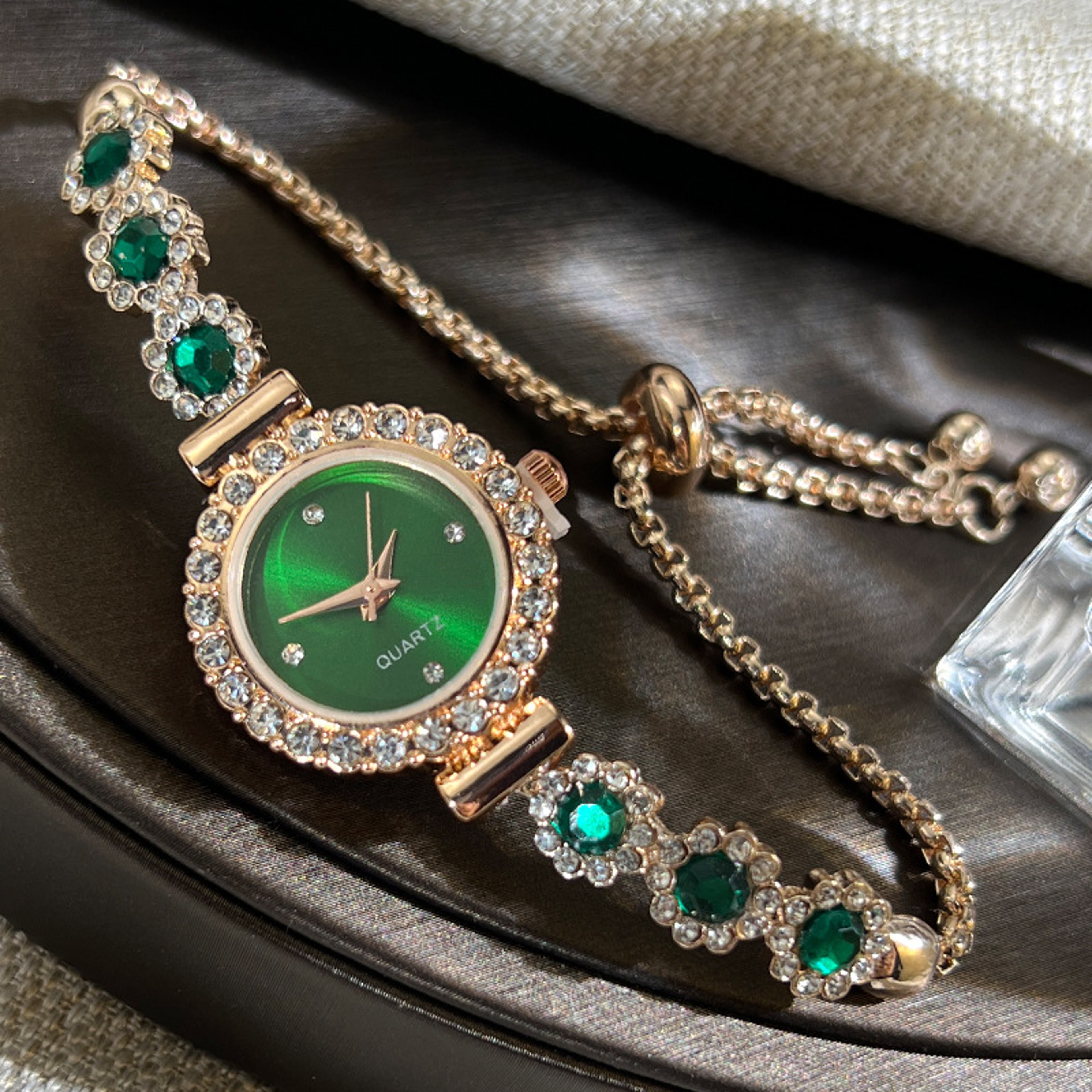 Fashion Style Quartz Watch for Women, Color Imitation Gemstone, Pullable Bracelet Girls Gift Stylish Wristwatch – view 4