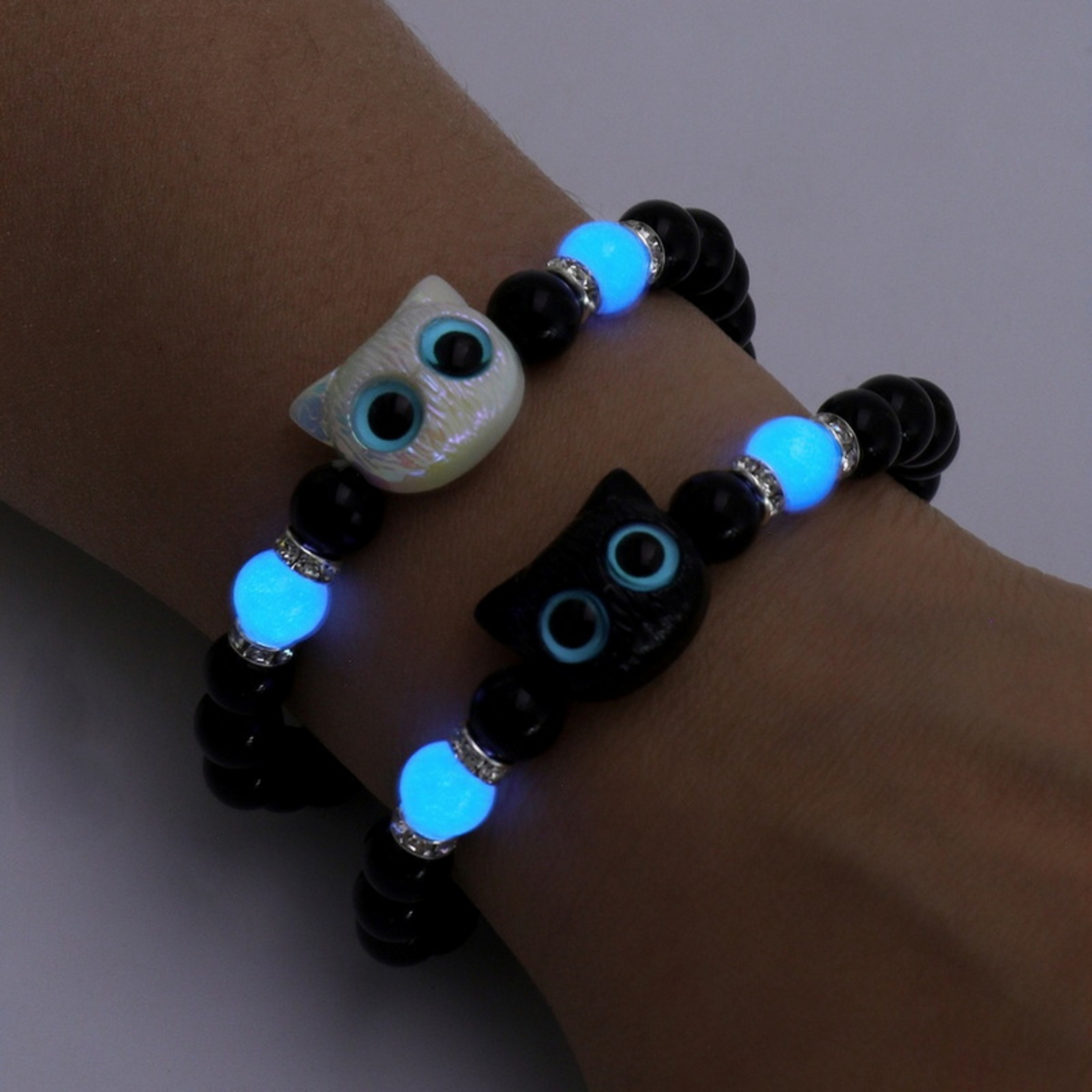 Cartoon Big Eye Cat Luminous Necklace For Women Trendy Black Cat Pendant Necklace New Design Friend 0