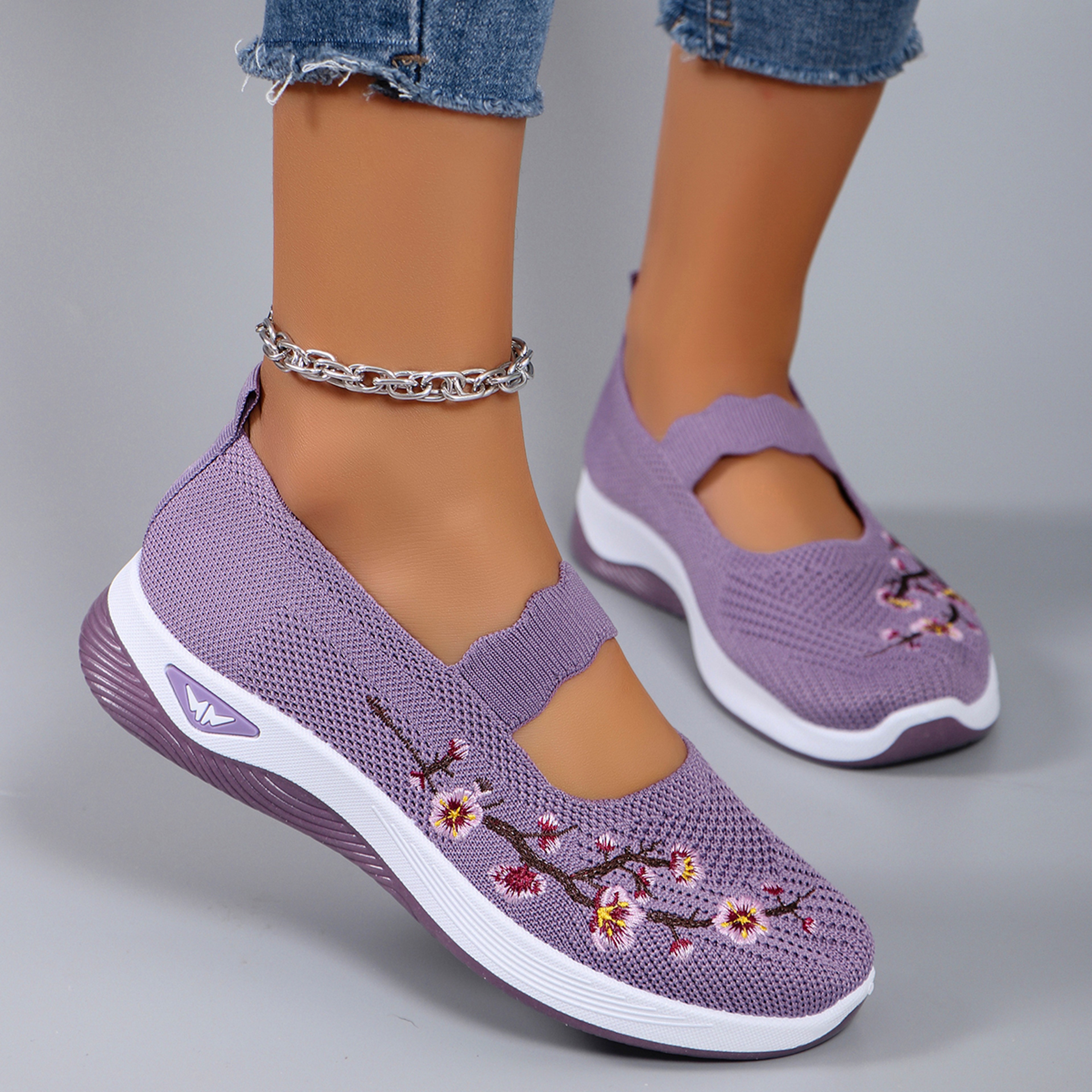 Spring New Womens Sports Shoes Fashionable Breathable  Lightweight Casual Flat Shoes 1