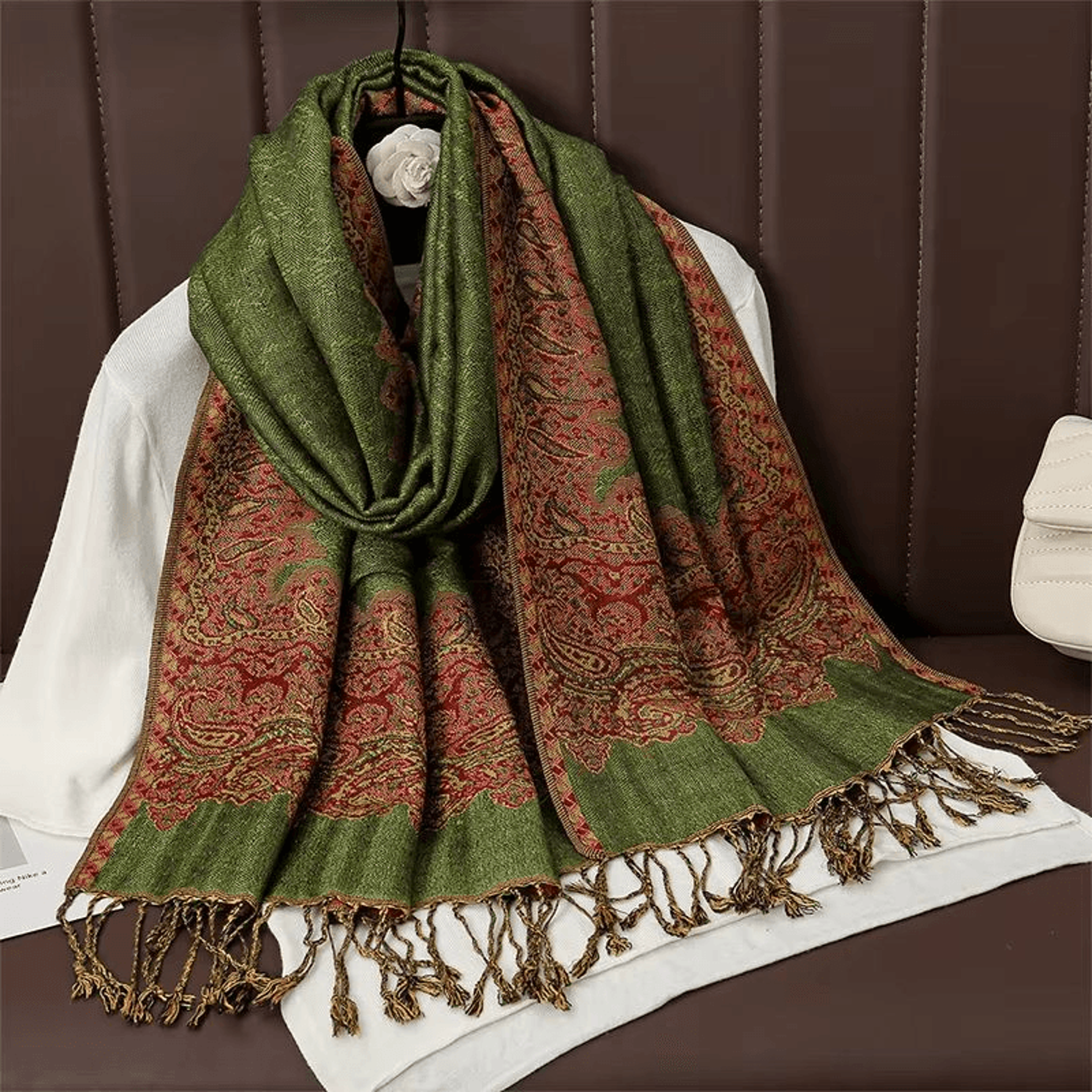 Warm travel blanket for women