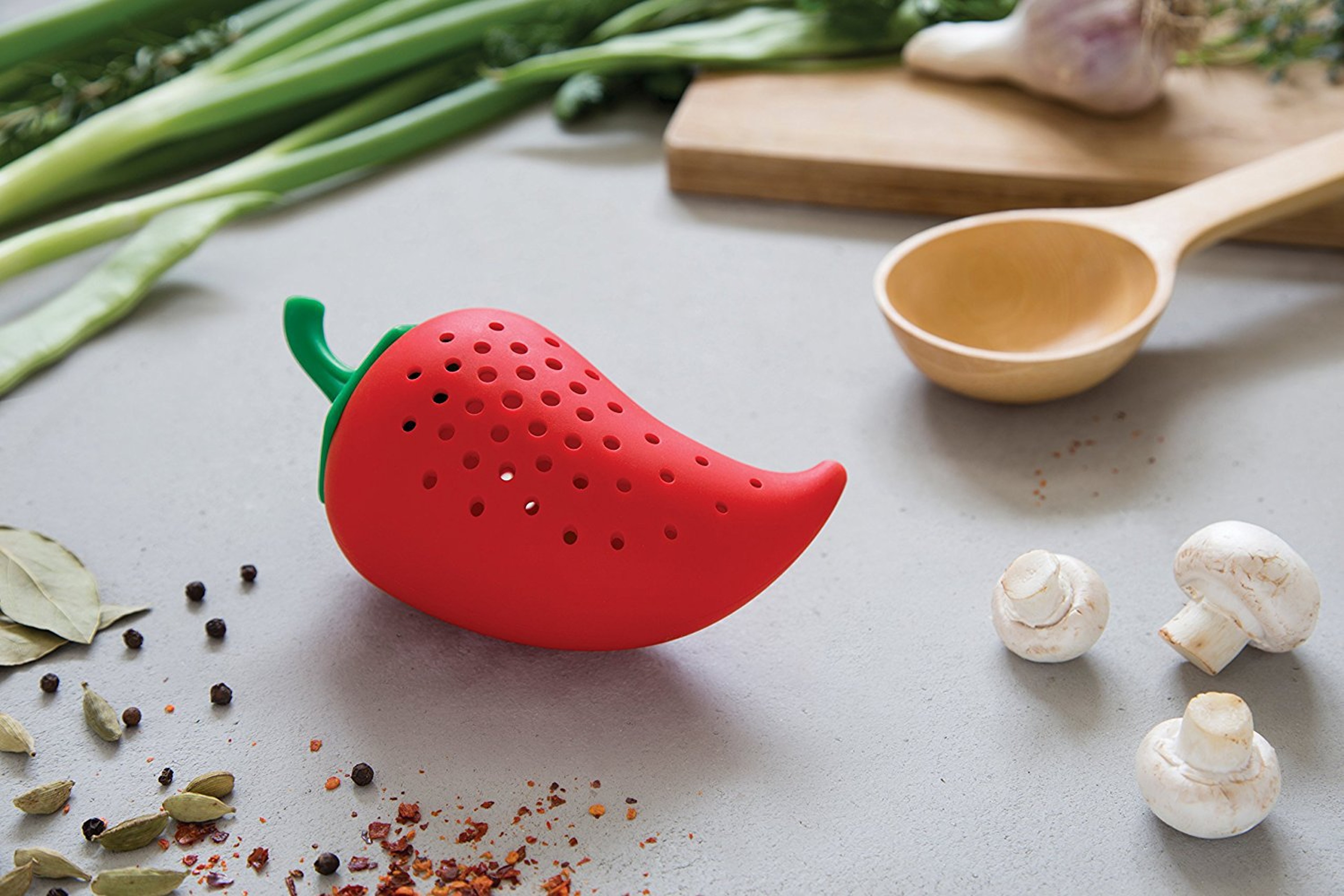 Silicone Spice Infuser Bottle For Soups Stews  Tea 1
