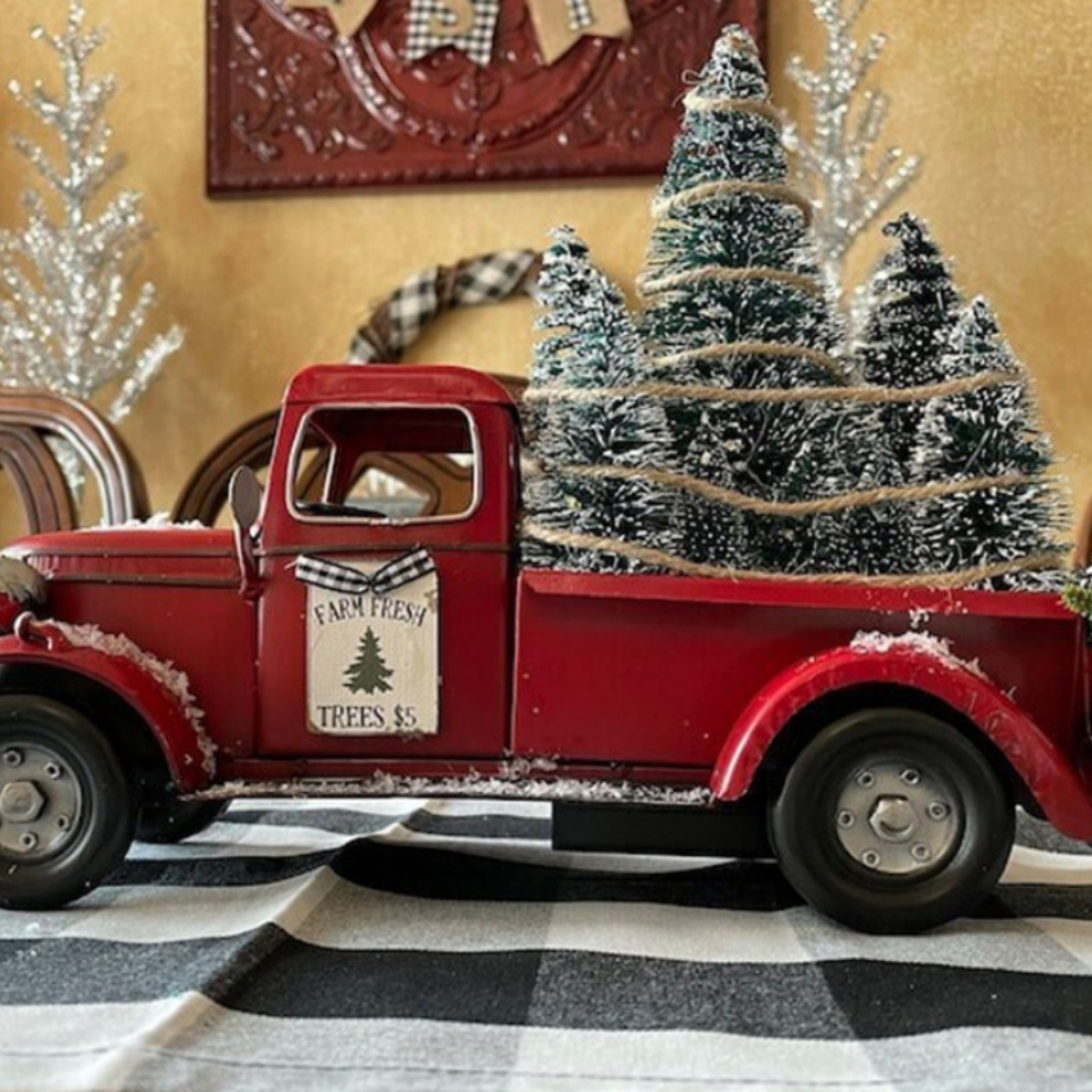 Metal Car With Mini Green Tree Christmas Retro Red Truck Ornaments Box Xmas Table Decoration 3