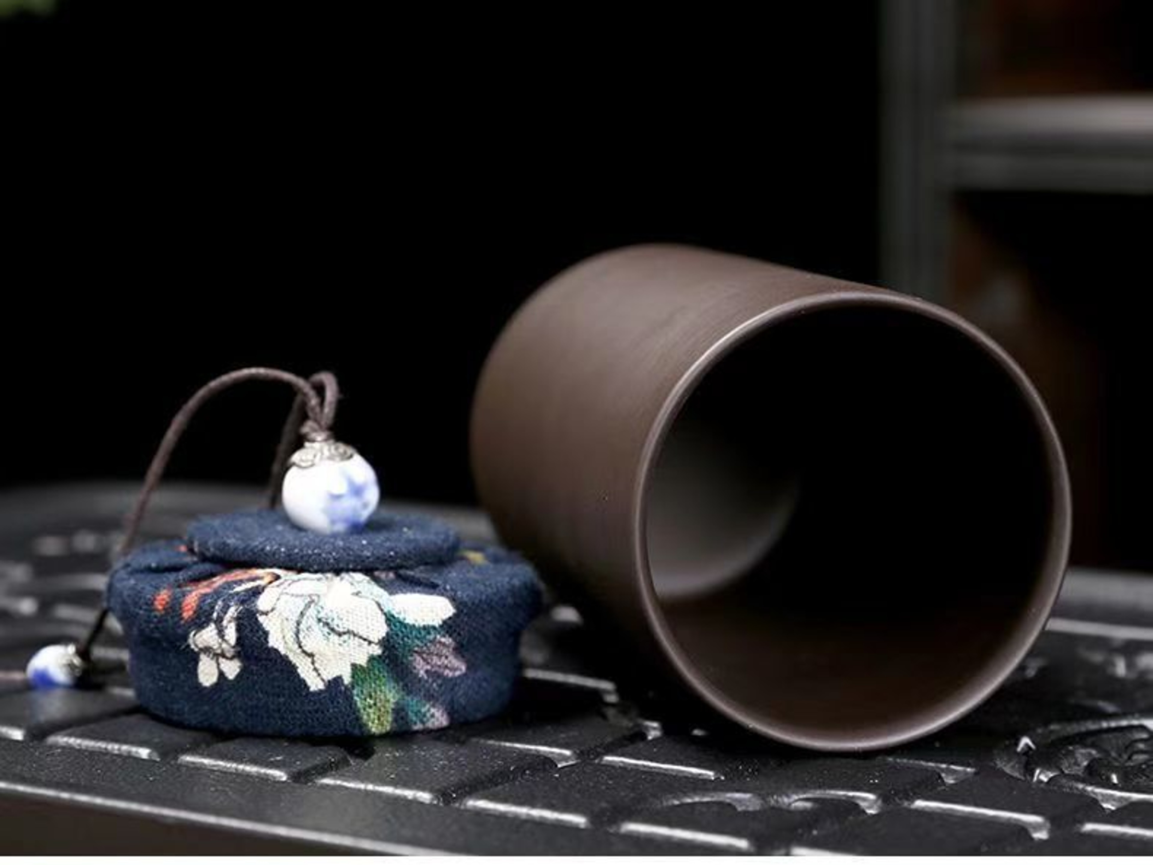 Chinese Tradition Kung Fu Tea Set With Bag Portable Ceramic Teaware Set Gaiwan Tea Cups Complete Te 1