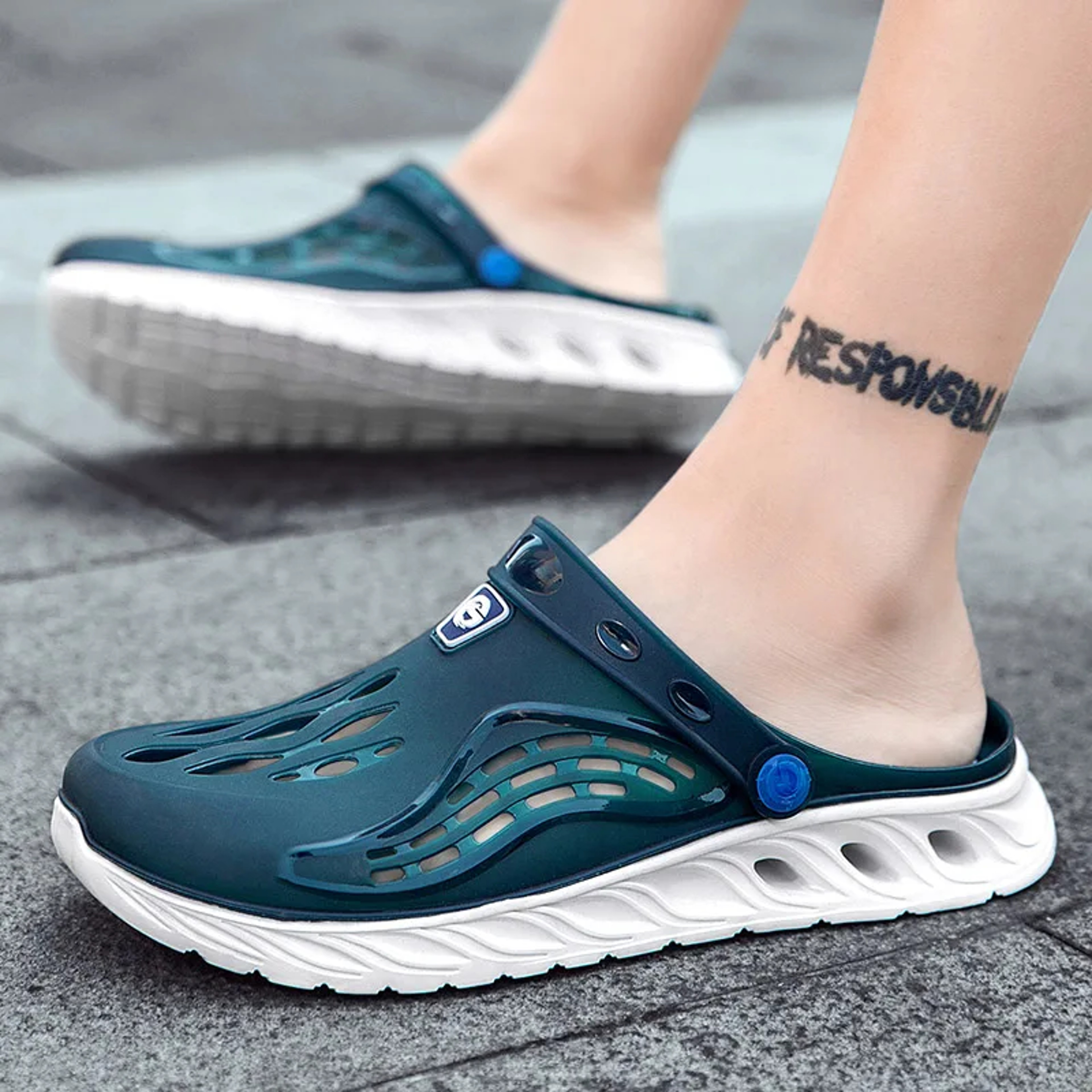 Mens Summer Clogs With Breathable Design And Lightweight EVA Cushioning 0