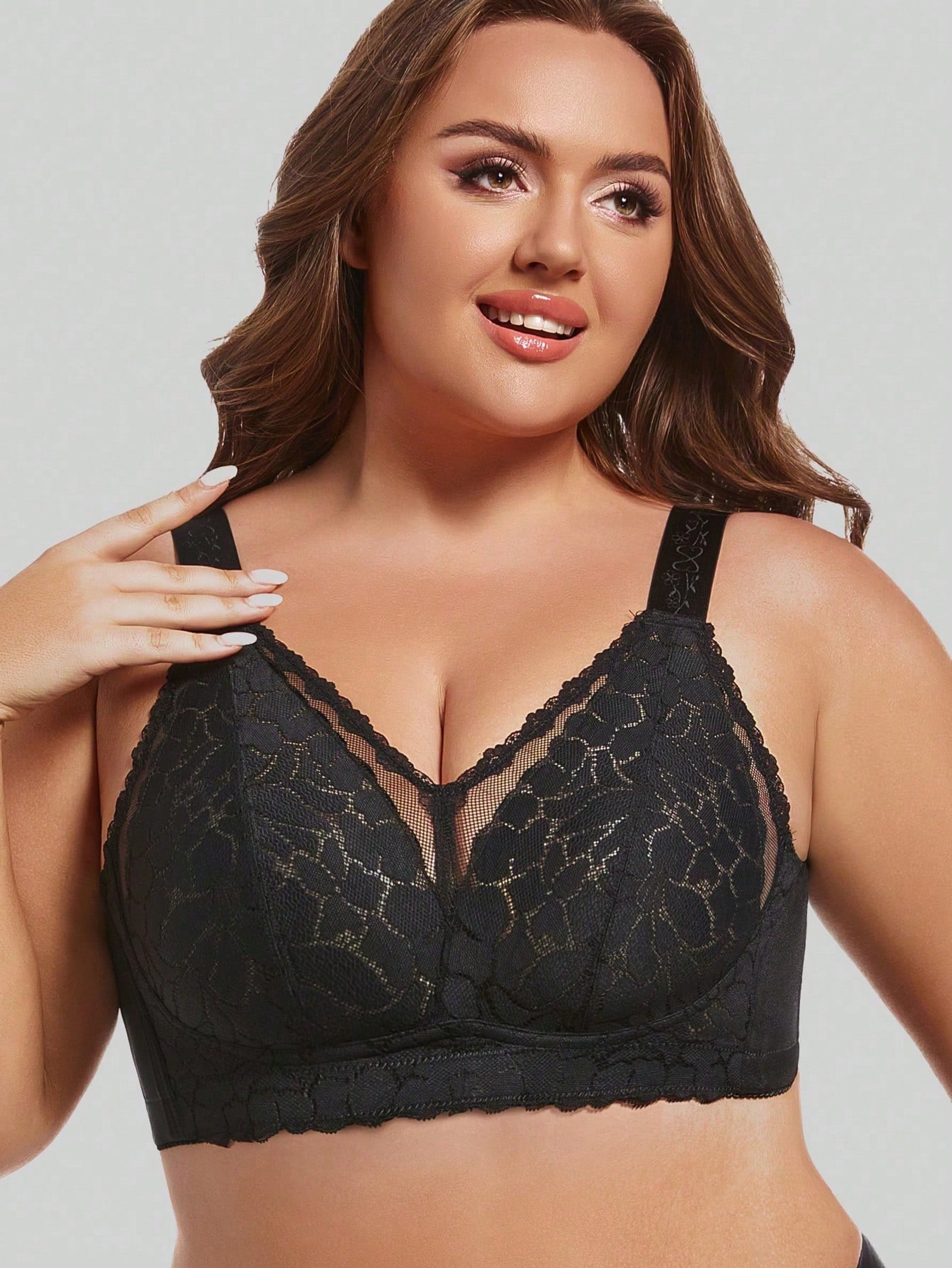 Womens Plus Size Wireless Full Coverage Bra with Lace and Adjustable Straps – view 1