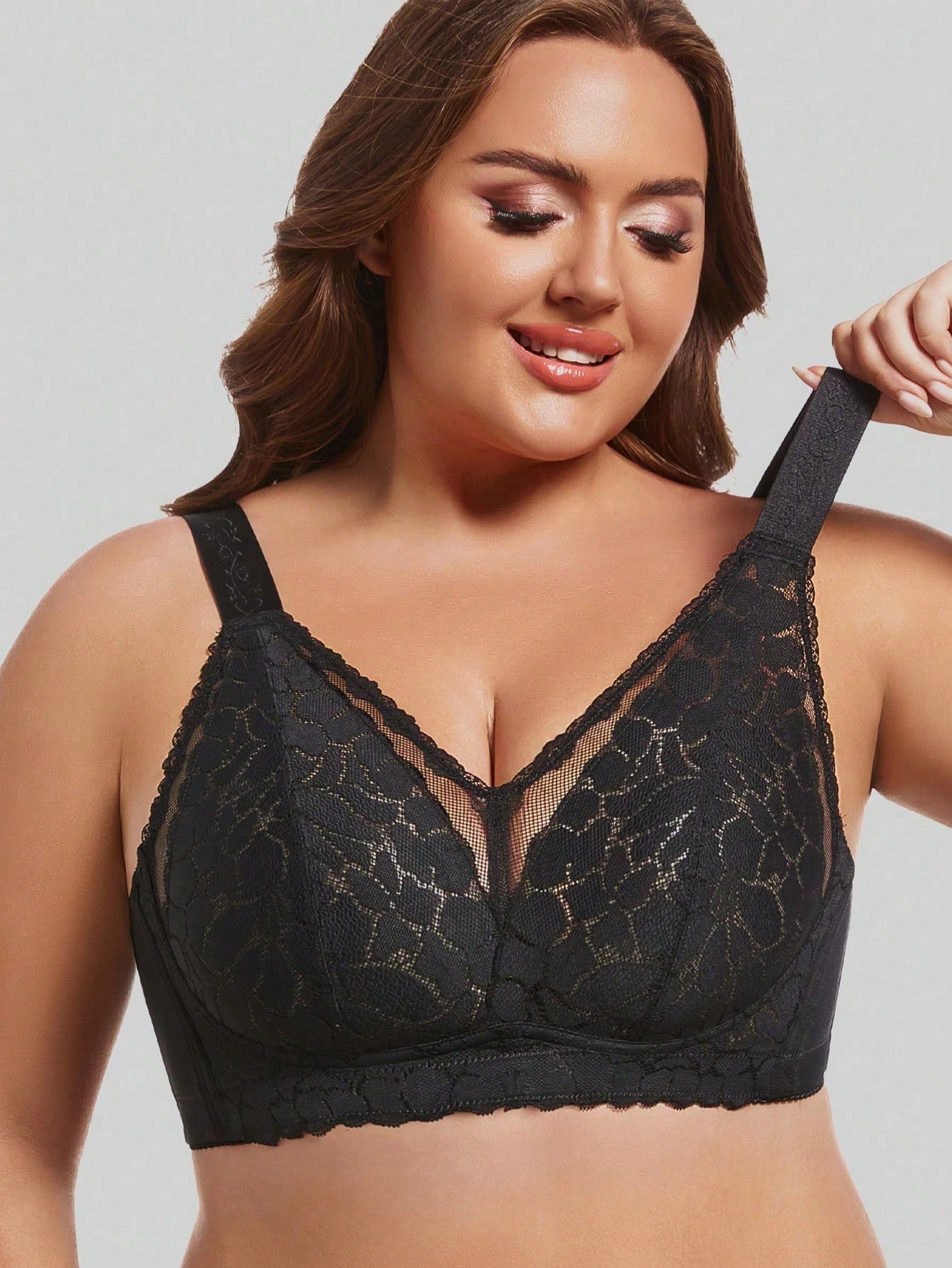 Womens Plus Size Wireless Full Coverage Bra with Lace and Adjustable Straps – view 3