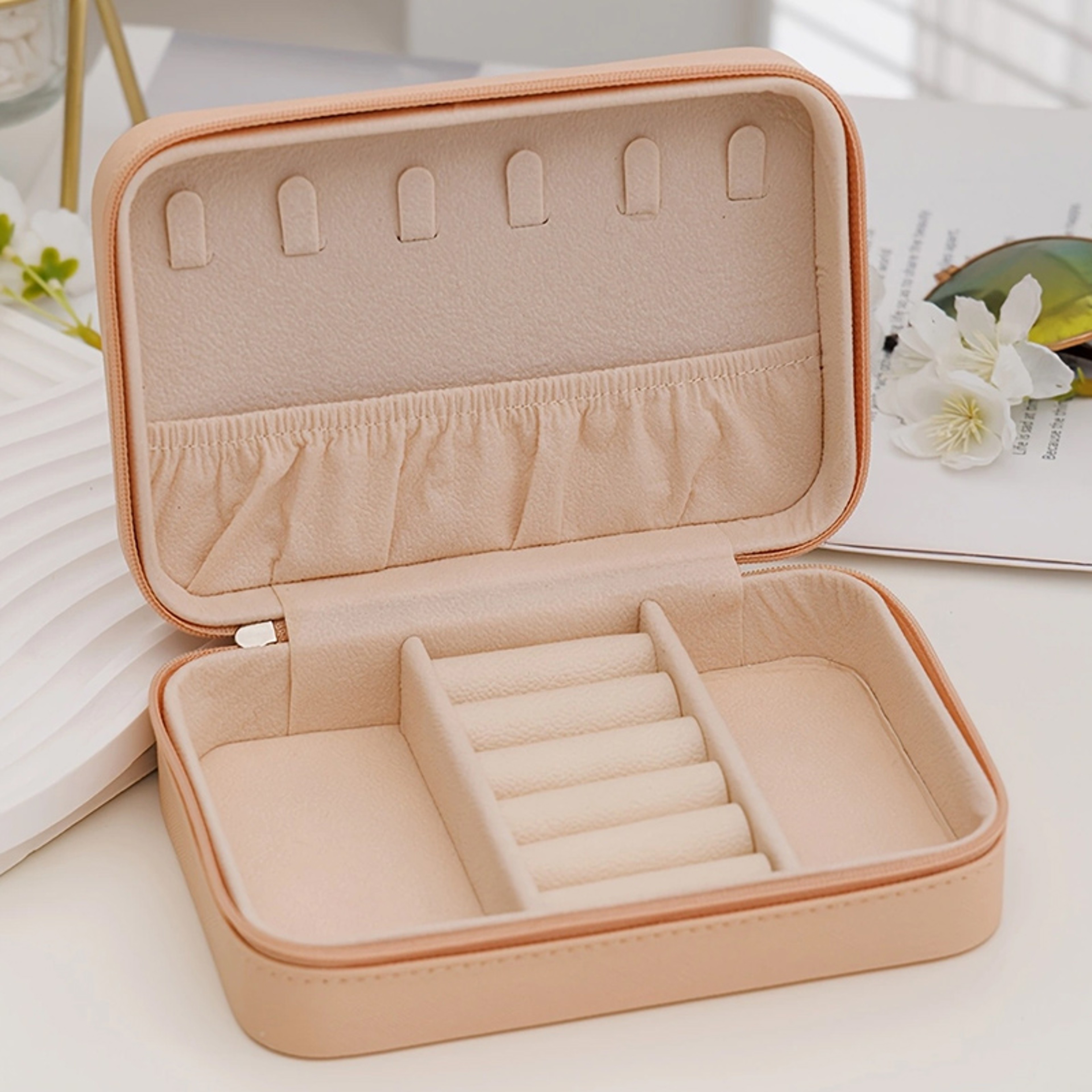 Heart Shaped Jewelry Box Portable Leather Travel Jewelry Organizer With Zipper 9