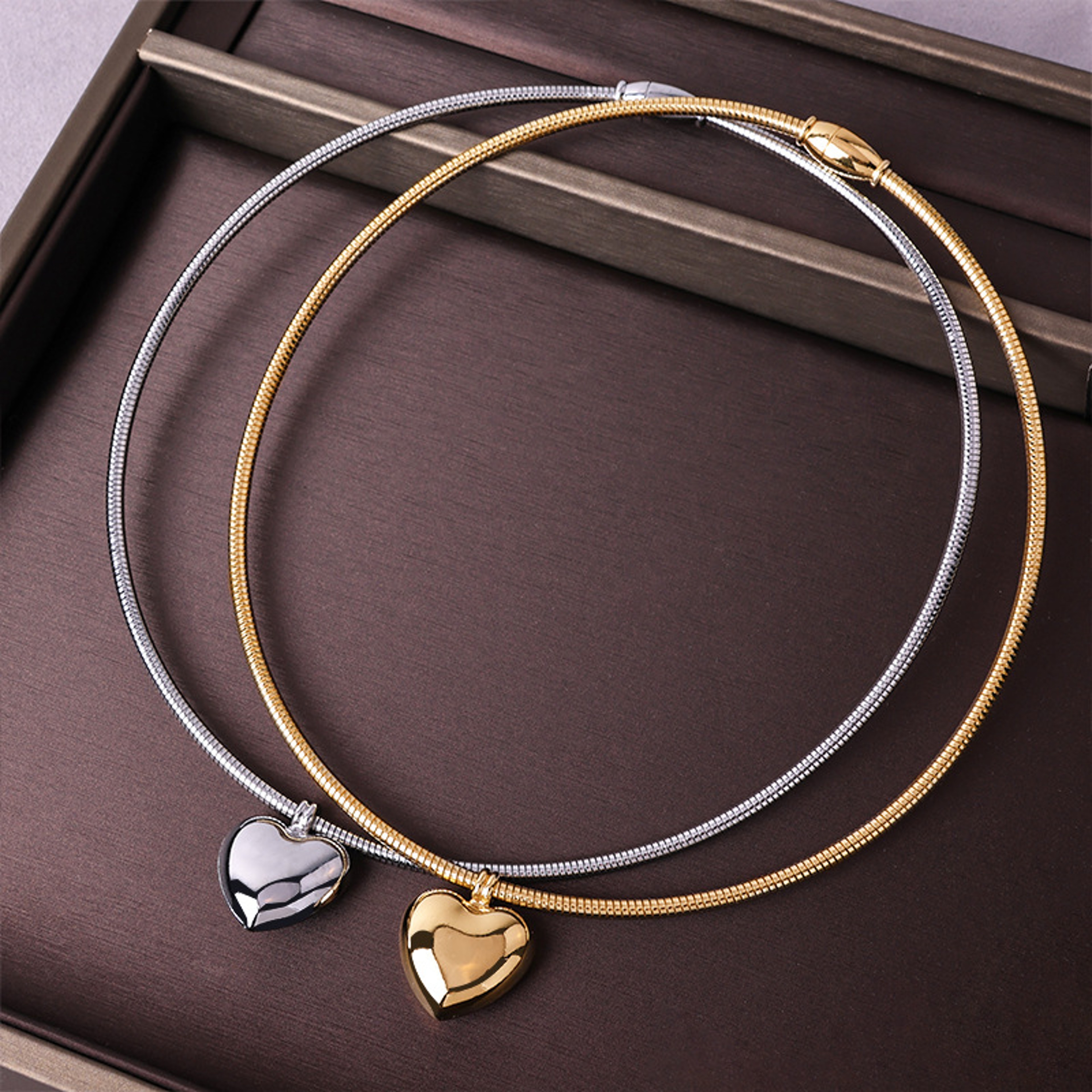 Heart Shaped Magnetic Choker Necklace With Snake Chain 0