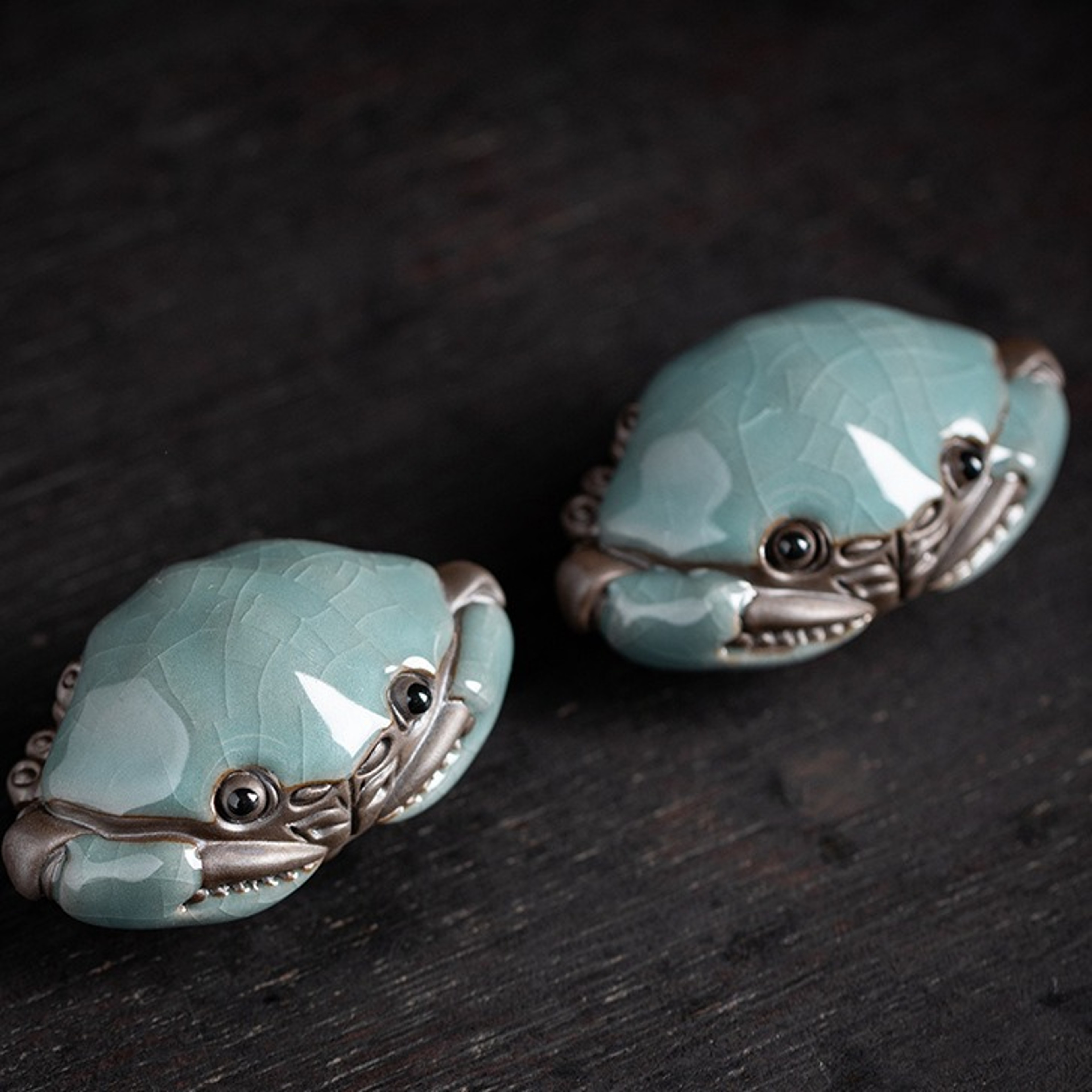 Handmade Ceramic Crab Tea Pet with Cracked Glaze for Tea Table Decorationjpg
