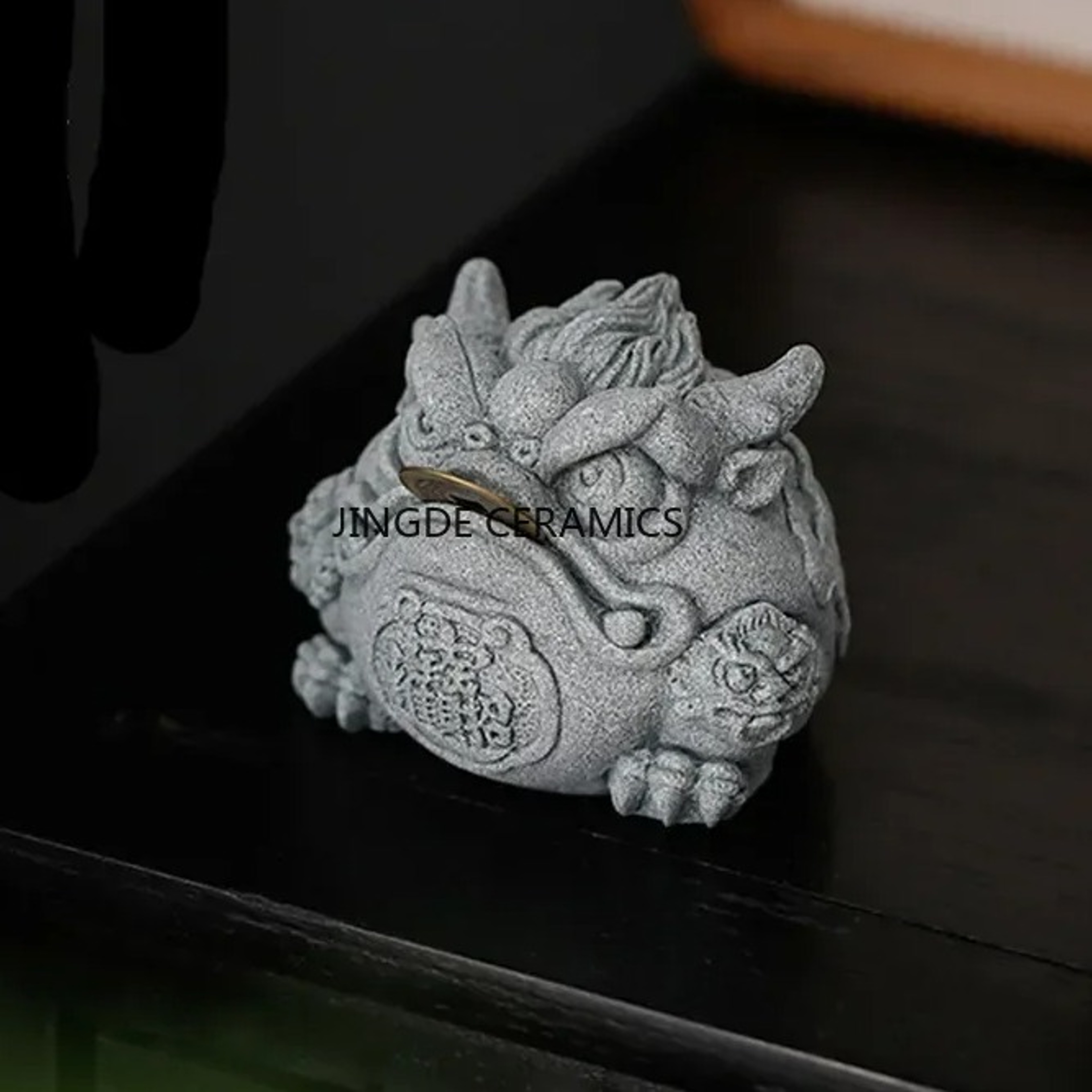 Feng Shui Gold Toad Tea Pet Pottery Figurine for Tea Tray and Desk Decorjpg