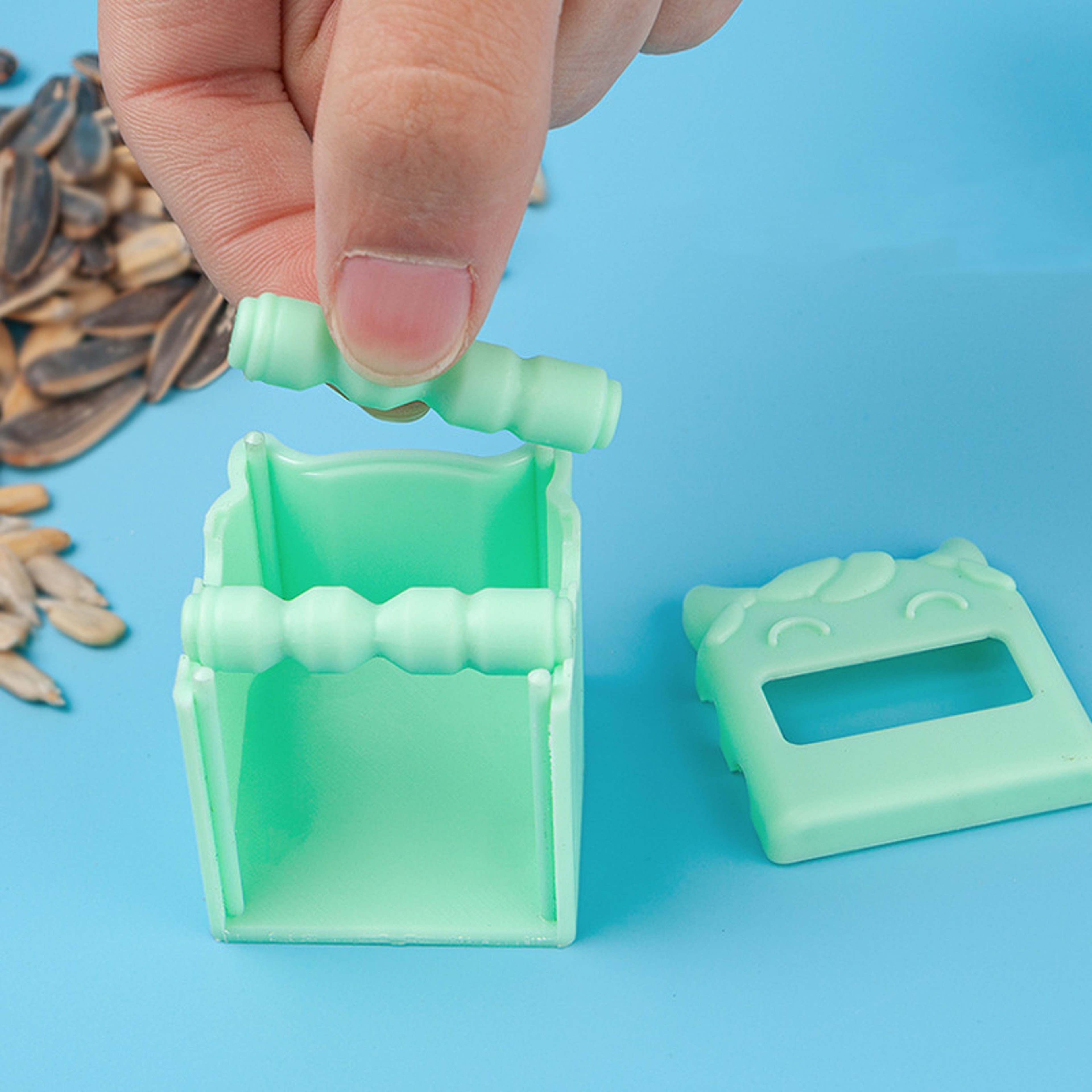 Manual Sunflower & Melon Seed Sheller Peeling Device Kitchen Seed Opener Tool – view 2