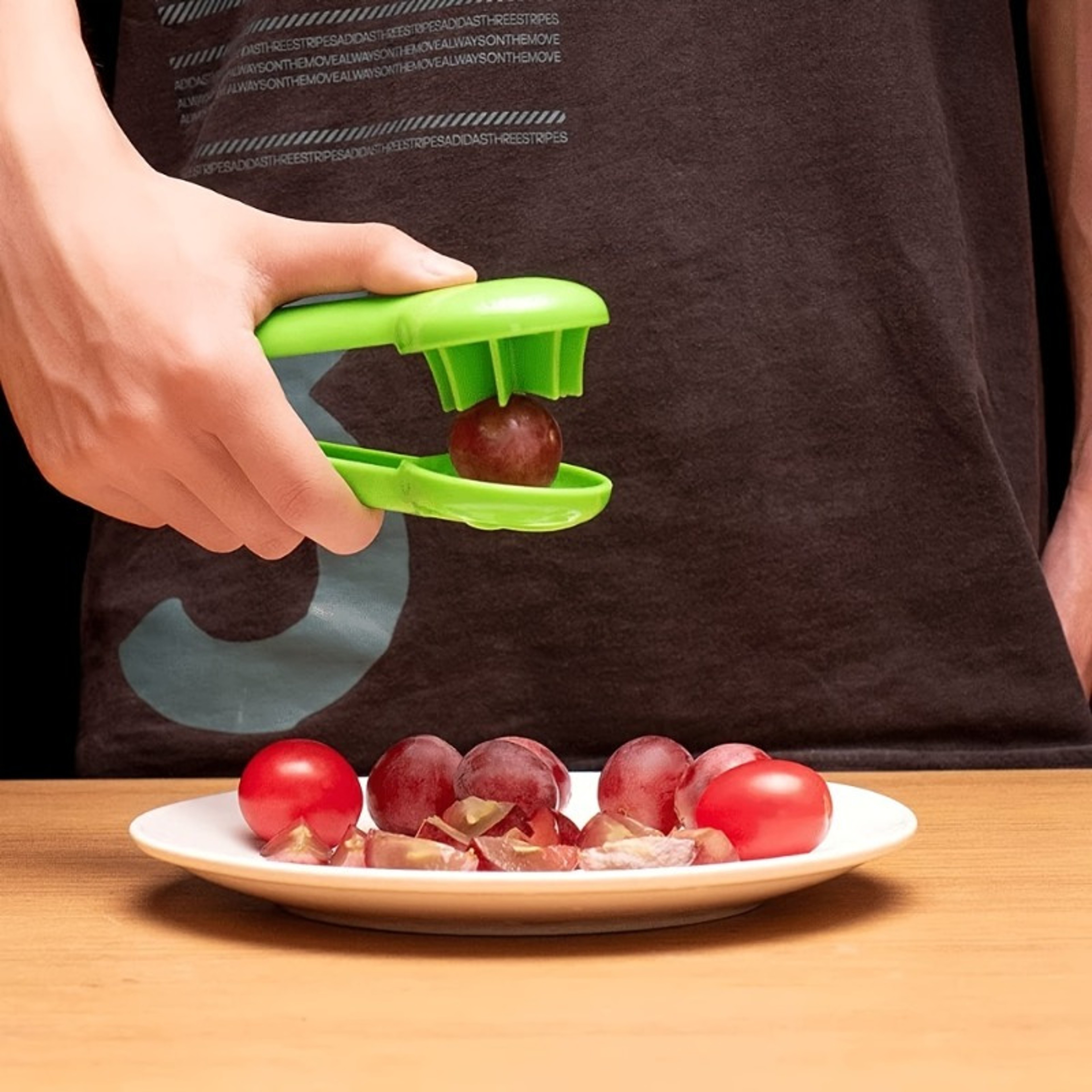 Blade Grape and Cherry Tomato Slicer Safe Multifunction Fruit Cutter for Meal Prep – view 3