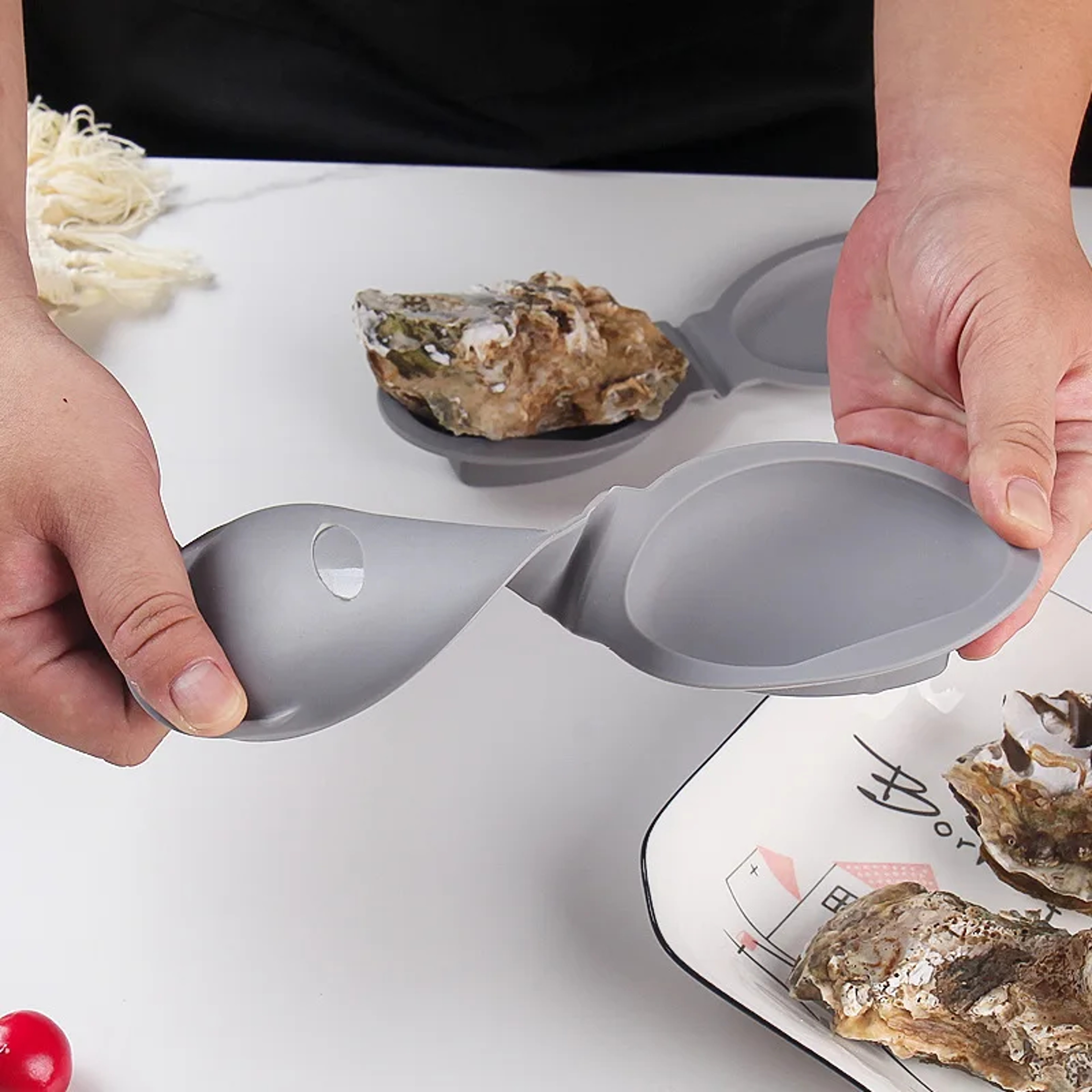 Silicone Oyster Shucking Tool Hand Clip Safe Oyster Opener for Shellfish & Seafood – view 3