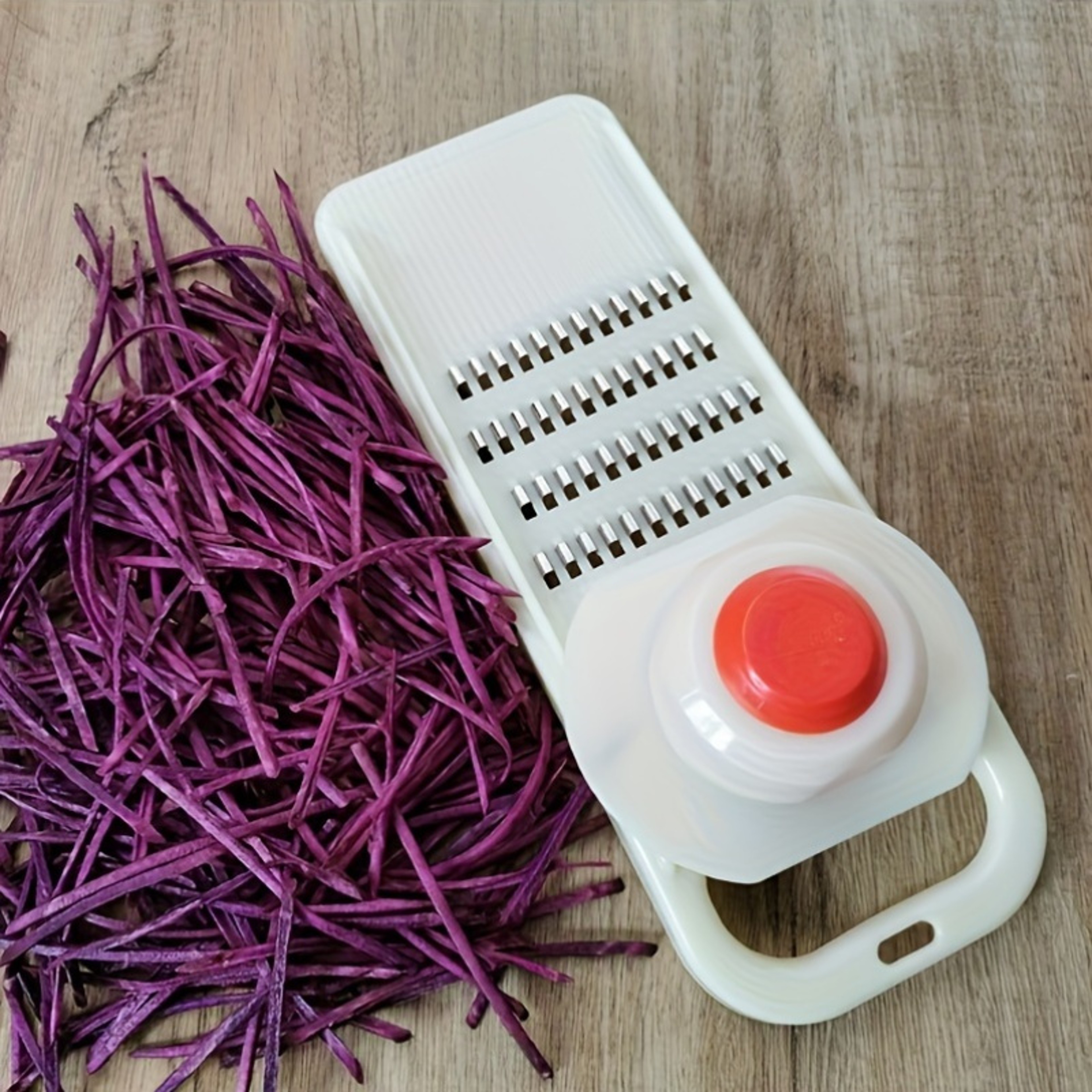 Ergo Slice Vegetable Grater With Stainless Steel Blade  Safety Holder 1