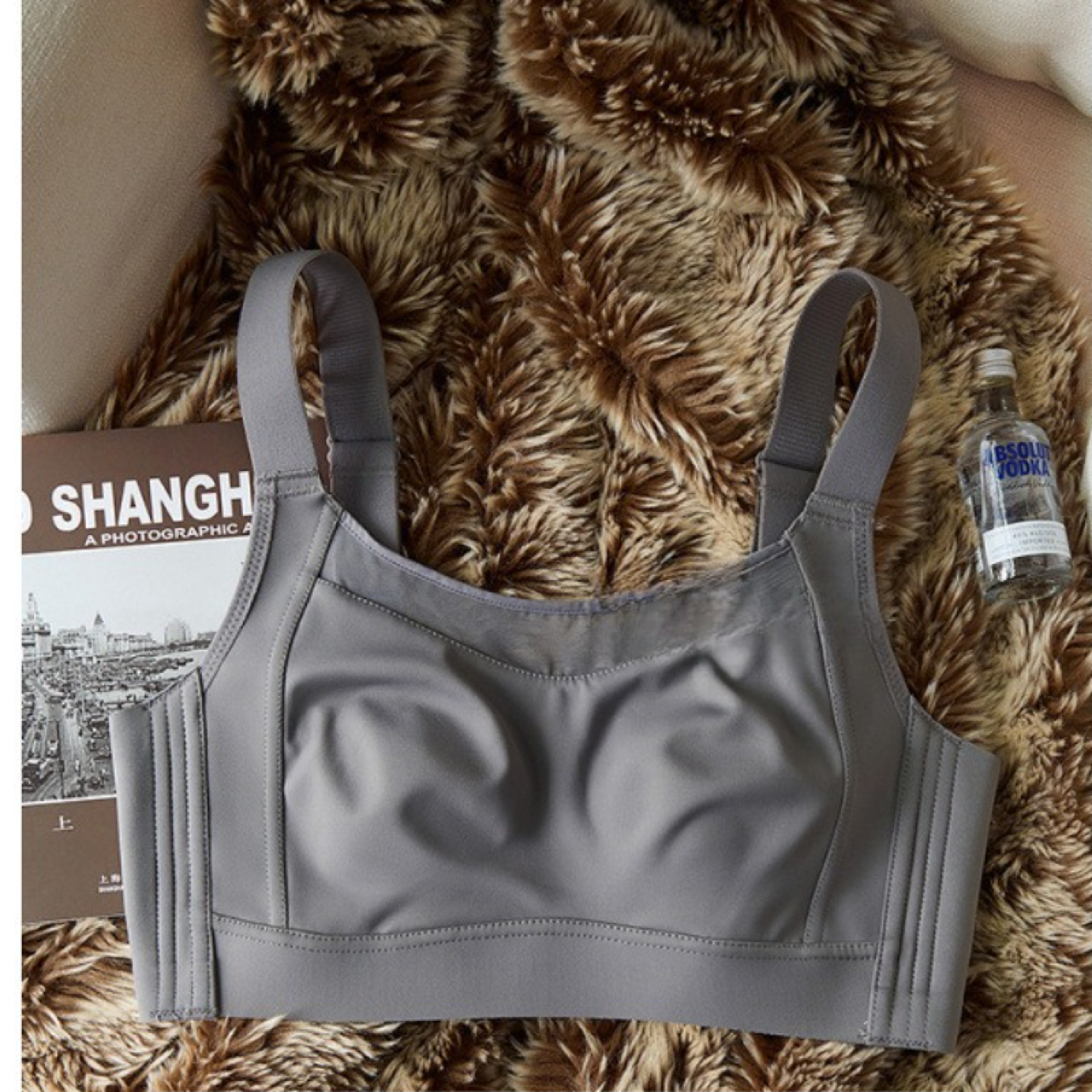 Wireless Full Coverage Strapless Minimizer Bra with Side Control Support – view 10