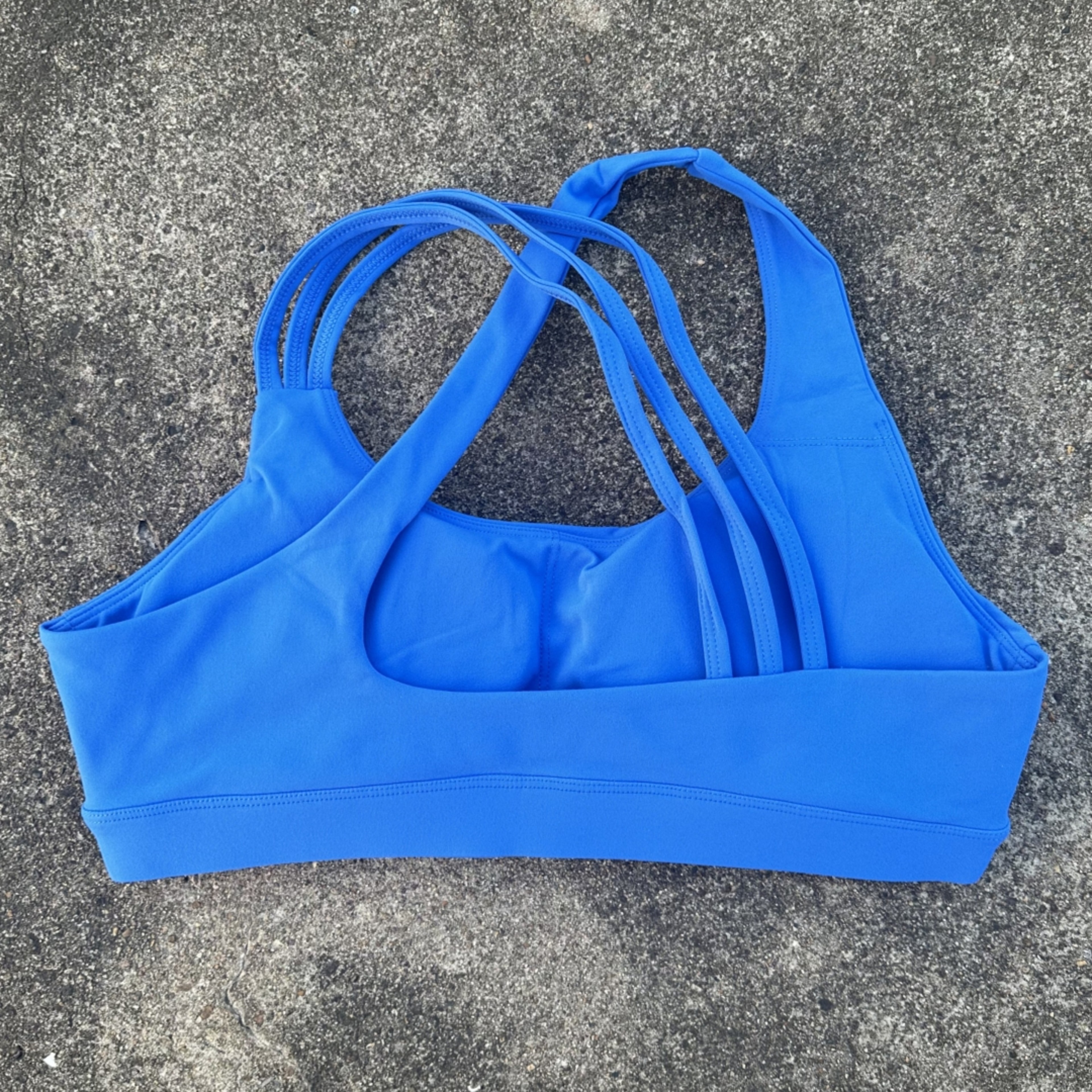 High Support Womens Sports Bra with Cross Straps and Padded Comfort – view 4