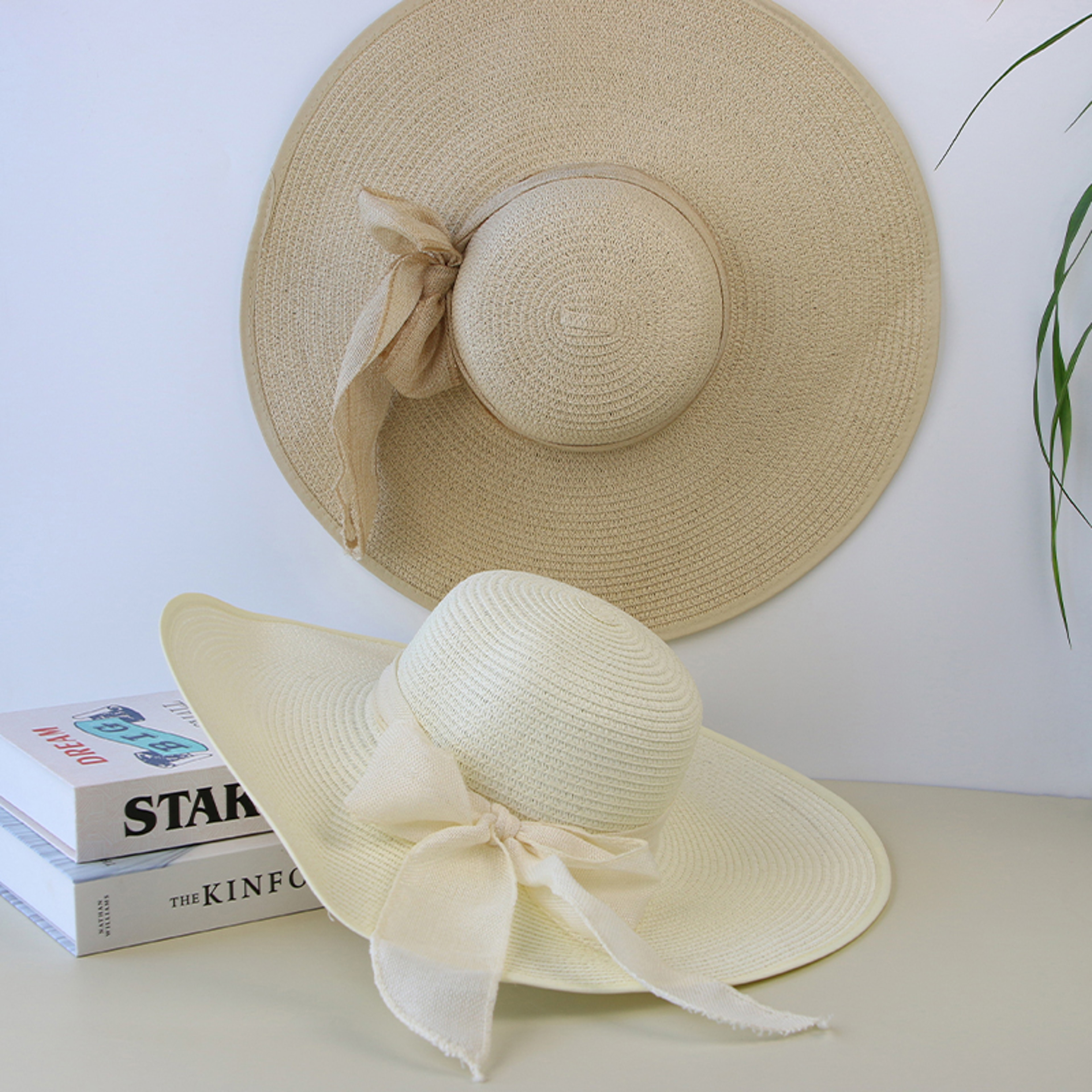 Wide Brim Foldable Straw Sun Hat with Bowknot for Beach Vacation – view 3