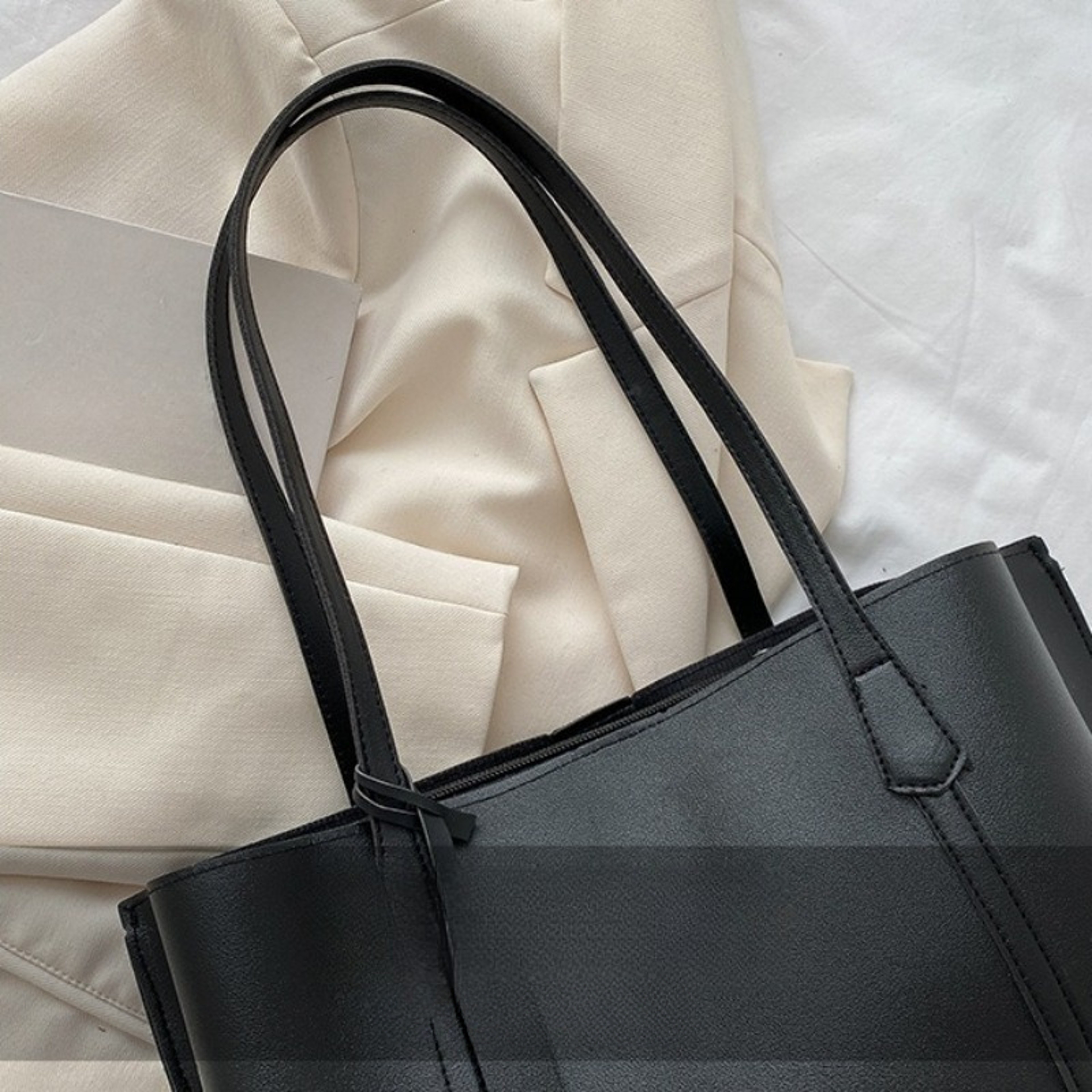 Retro PU Leather Underarm Bag - Large Capacity Elegant Unisex Tote – view 4
