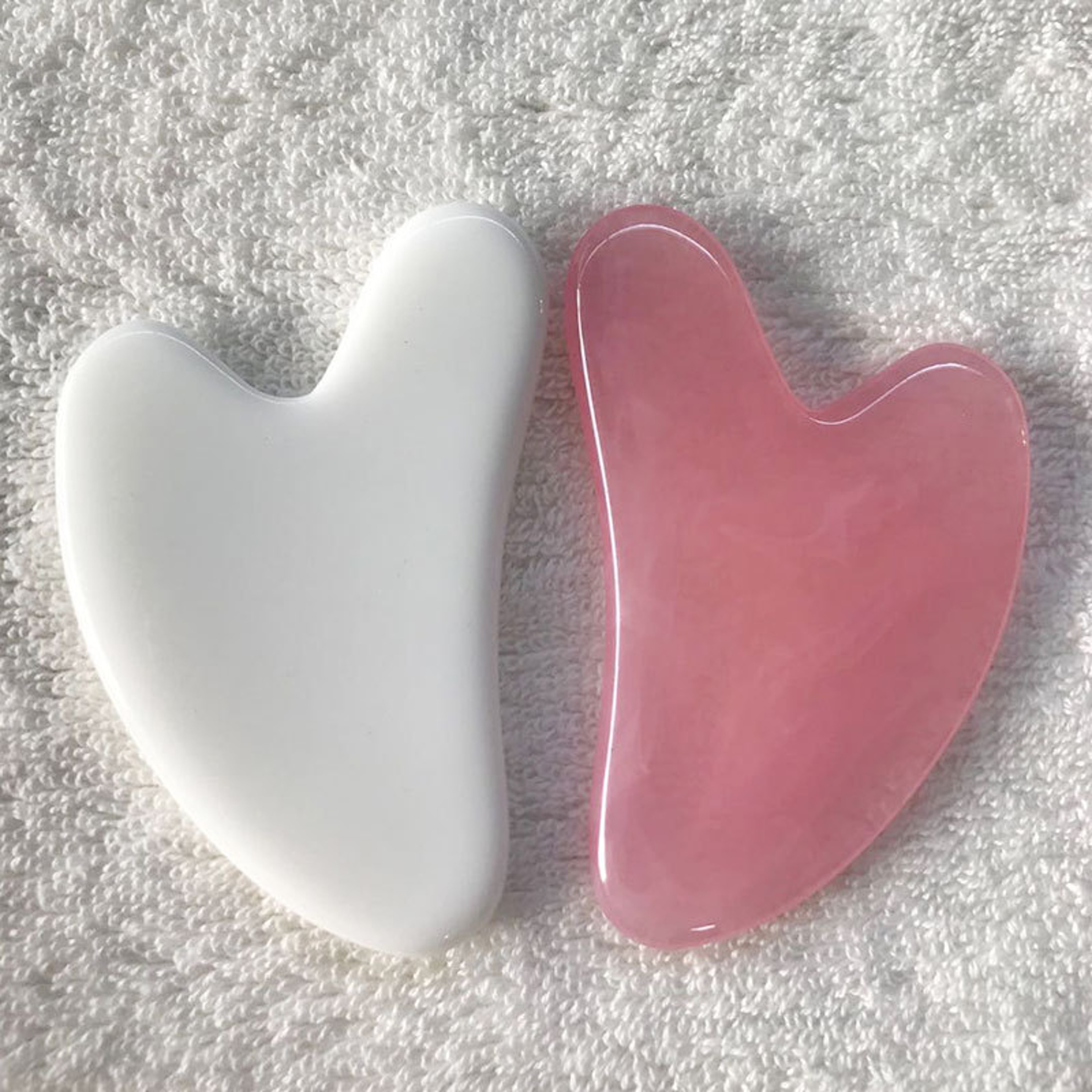 Resin Heart Shaped Scrapping Piece For Massage Back Neck And Waist 0