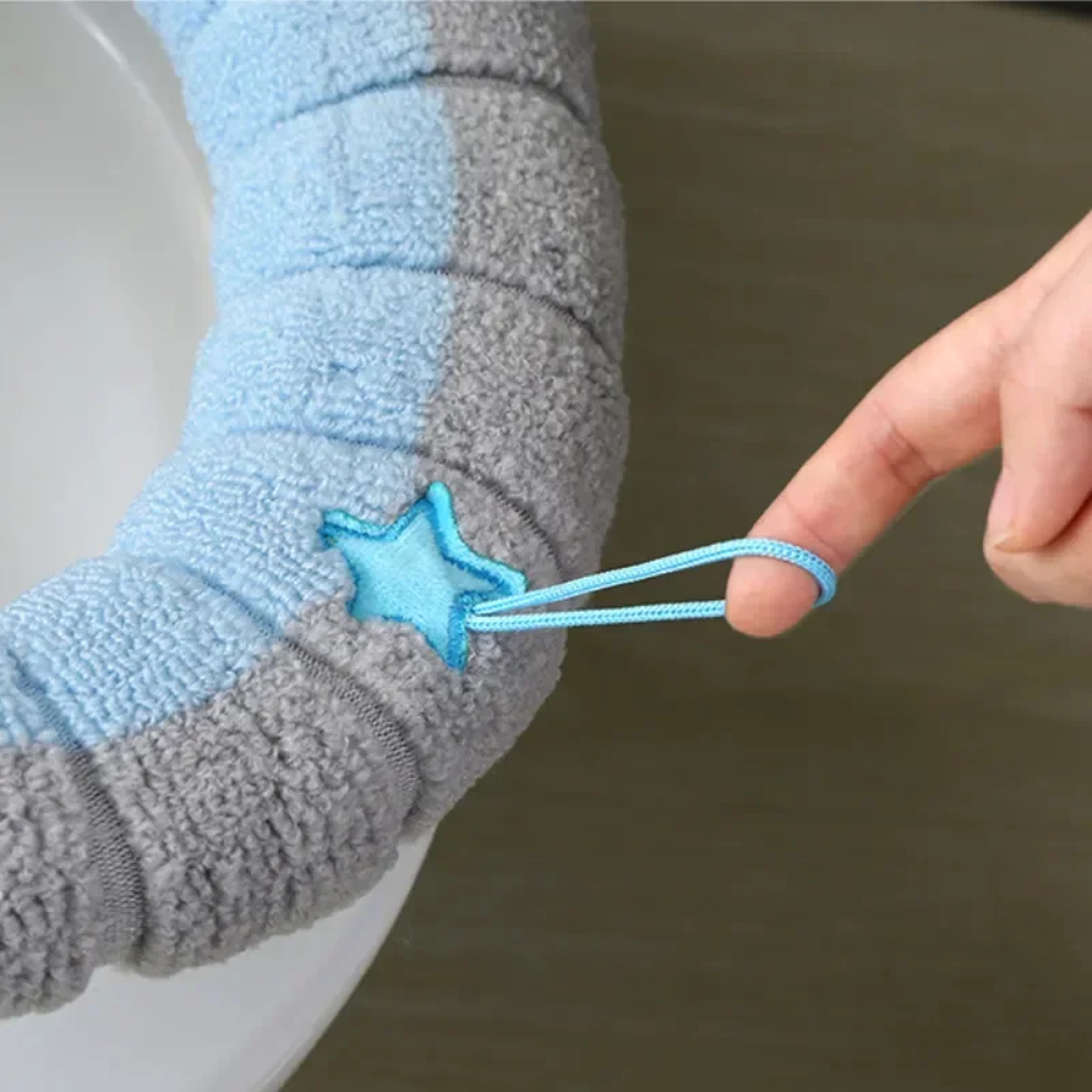 Winter Bathroom Cushion Warm Toilet Seat Cover Mat Soft Washable Toilet Pad With Handle Thicker Too 2