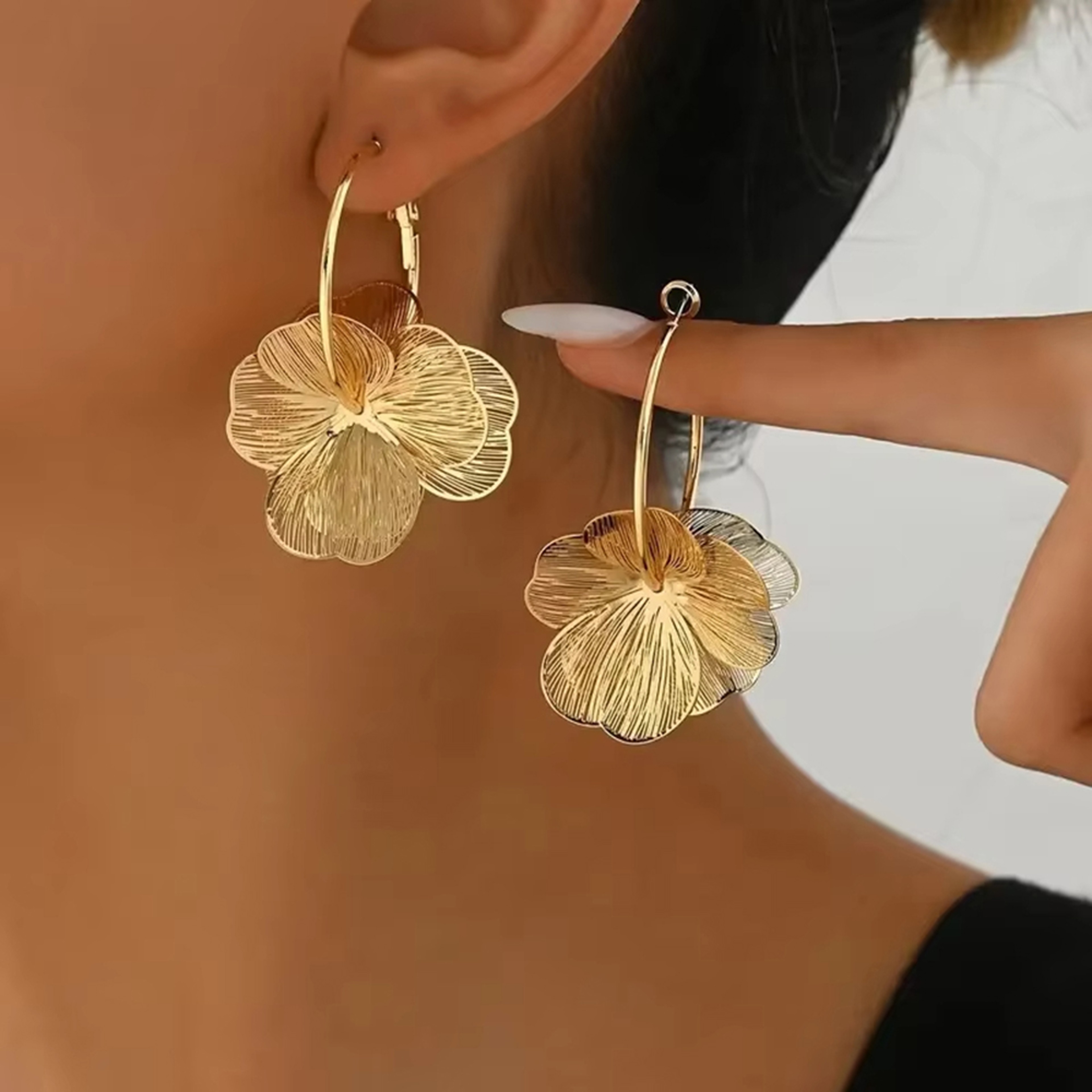 Exquisite Butterfly Flower Pendant Earrings Golden Vintage Earring Fashion Wedding Party Jewellery  0