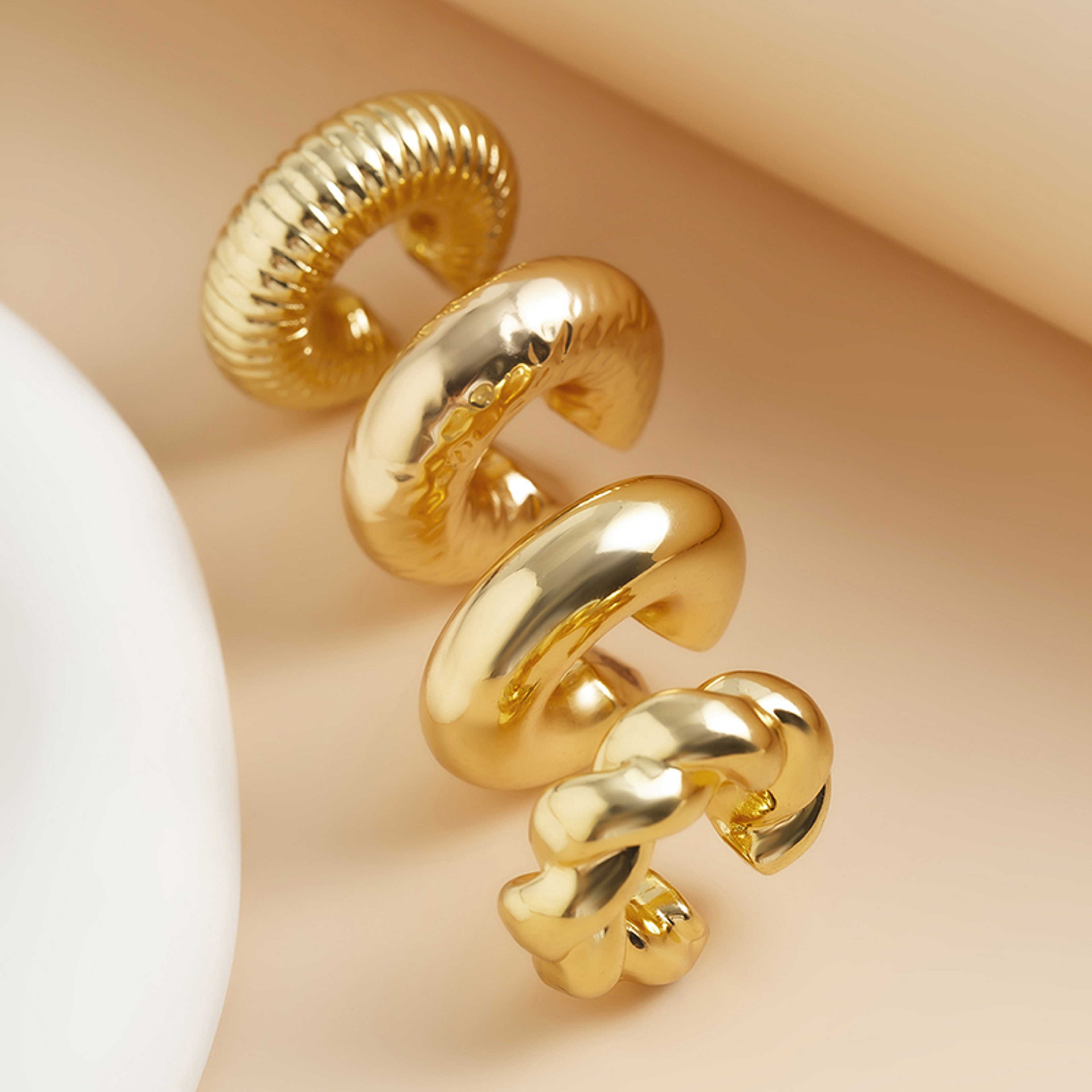 Fashion Shaped Acrylic Ear Clip For Women Simple Gold Silver No Pierced Round Earrings Punk Female  4