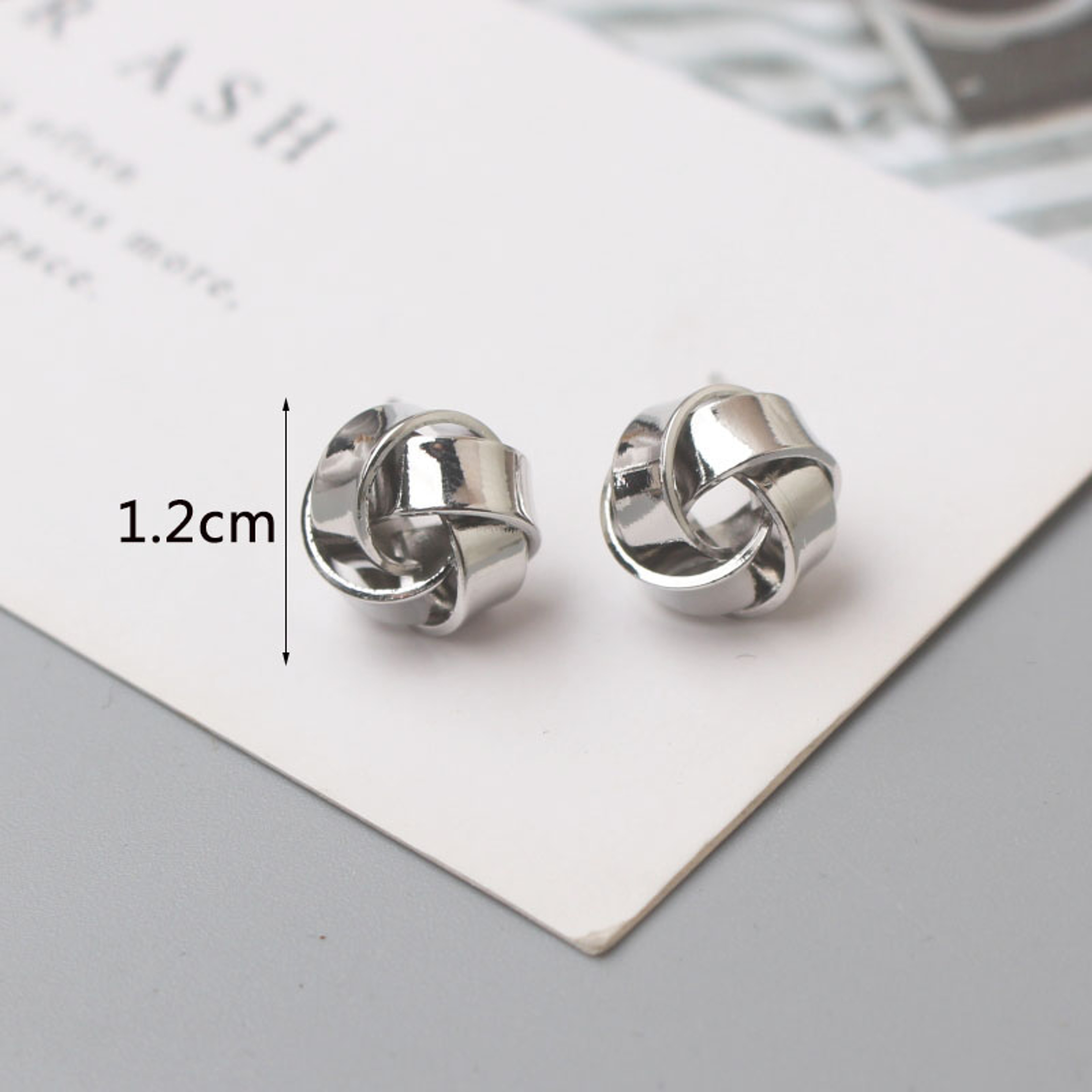 Tiny Metal Stud Earrings For Women Gold Color Twist Round Earrings Small Unusual Earrings Fashion J 7