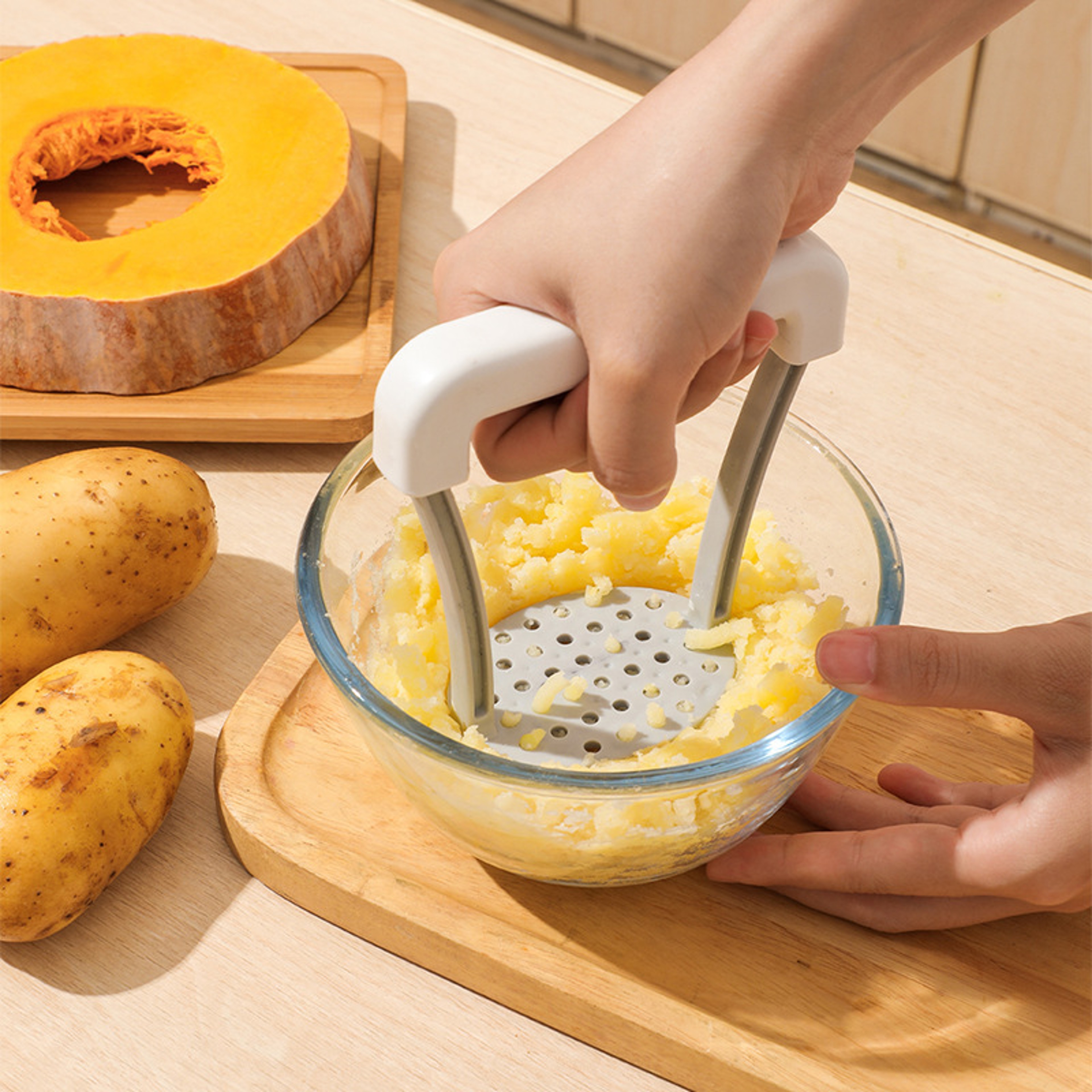 Manual Potato Masher Durable Potato Ricer Kitchen Vegetable Masher NonSlip Handle Fruit Juicer Kitc 0