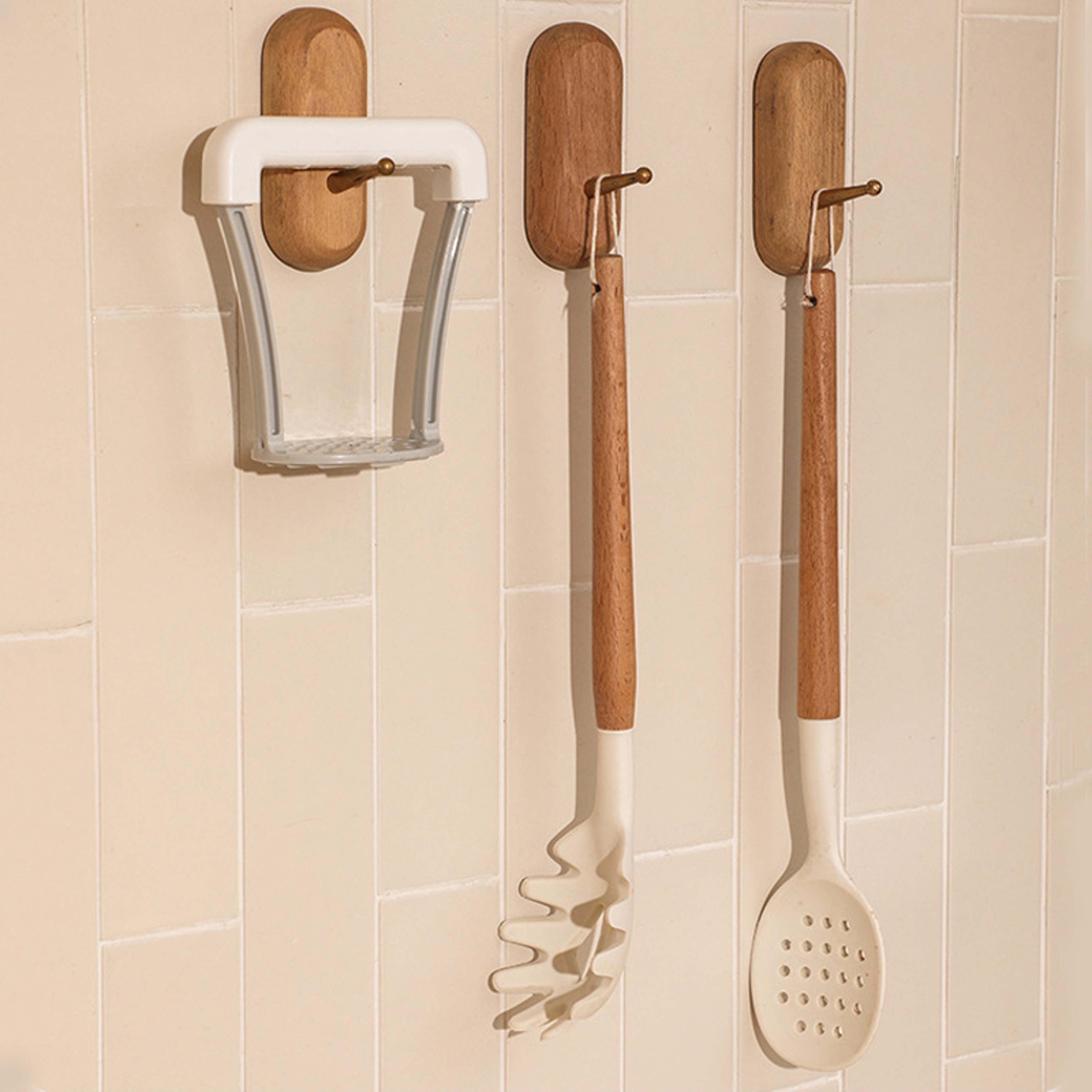 Manual Potato Masher Durable Potato Ricer Kitchen Vegetable Masher NonSlip Handle Fruit Juicer Kitc 3